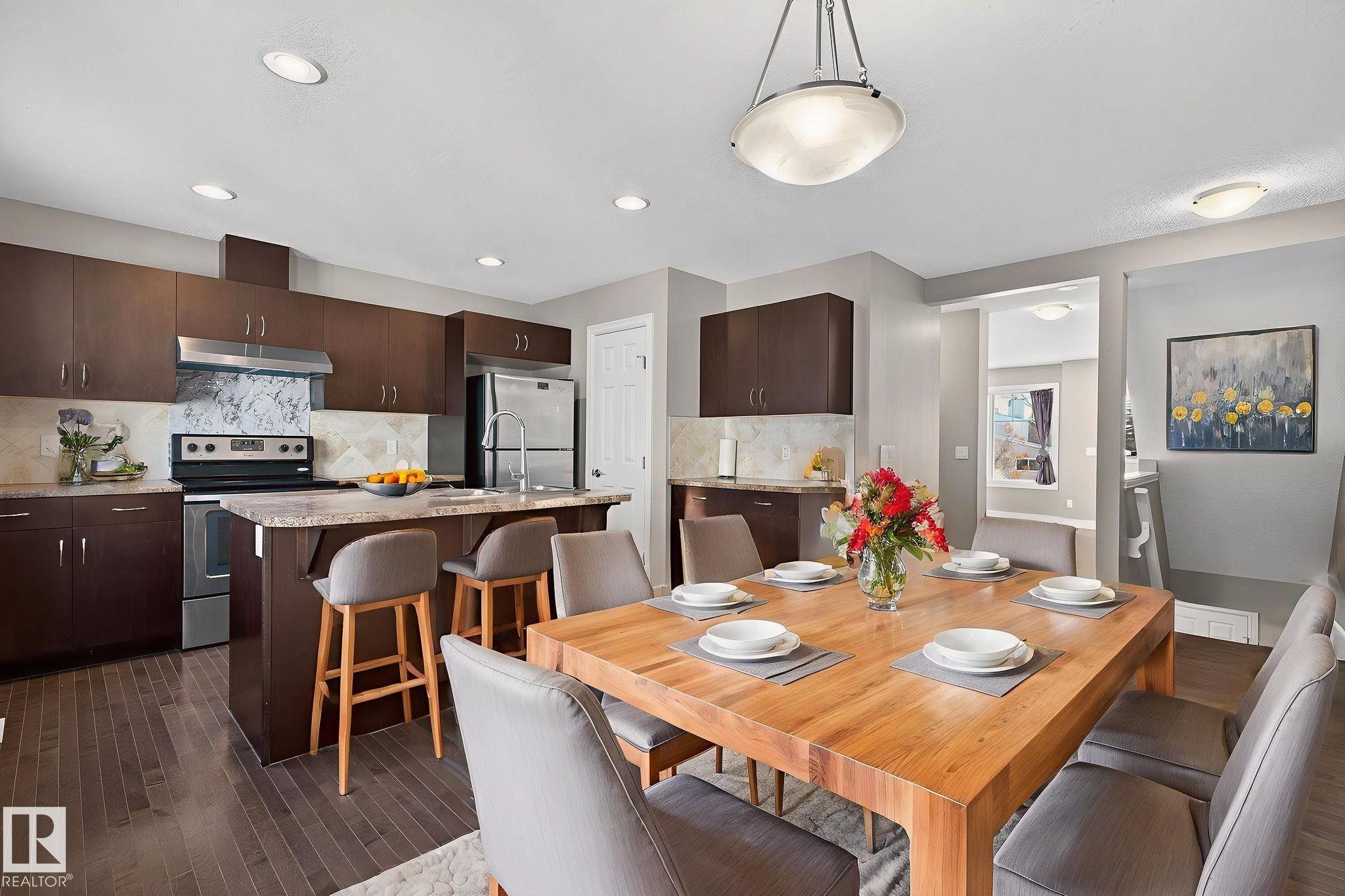 Edmonton, AB - Indoor Photo Showing Other Room