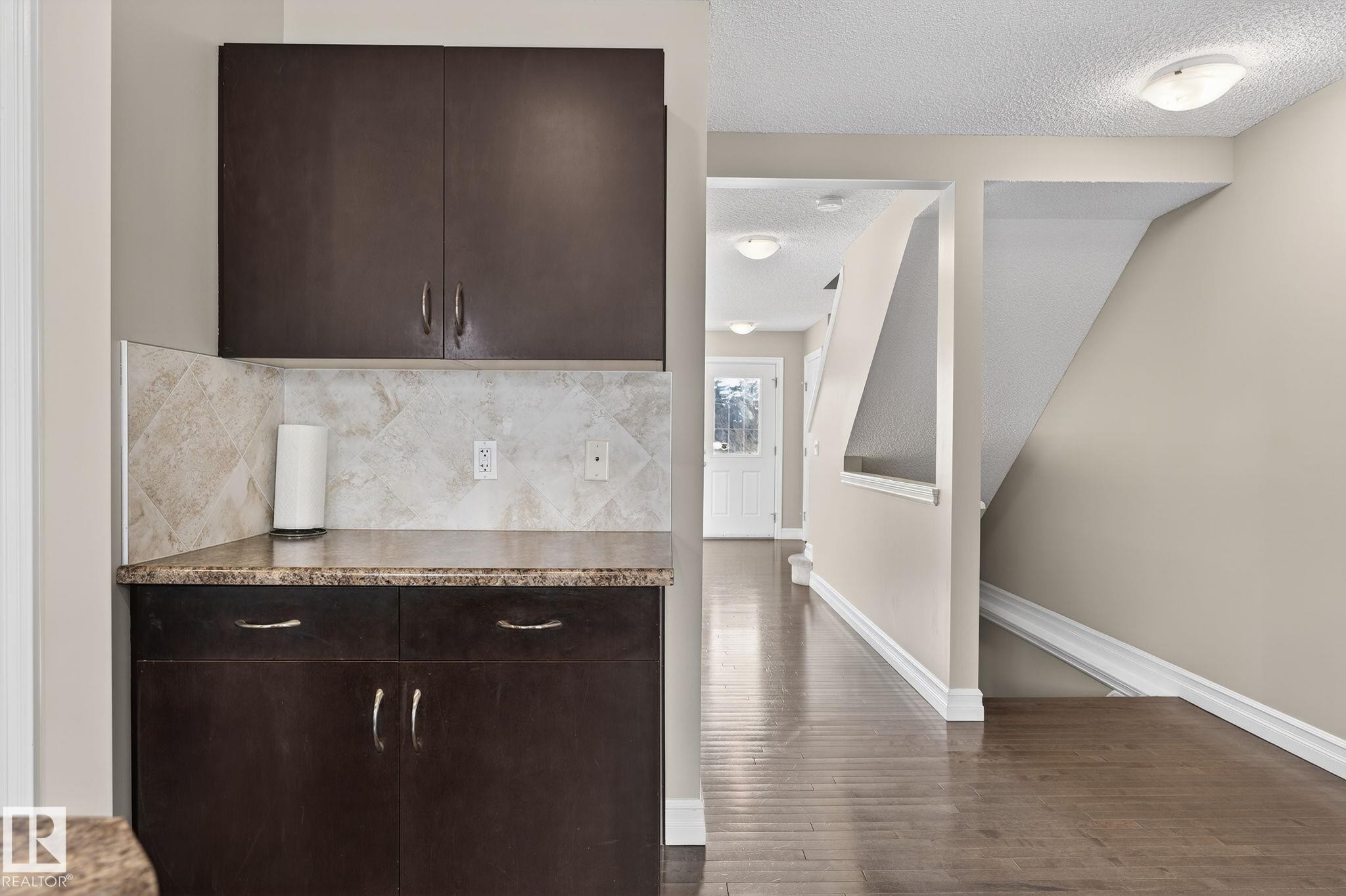 Edmonton, AB - Indoor Photo Showing Other Room