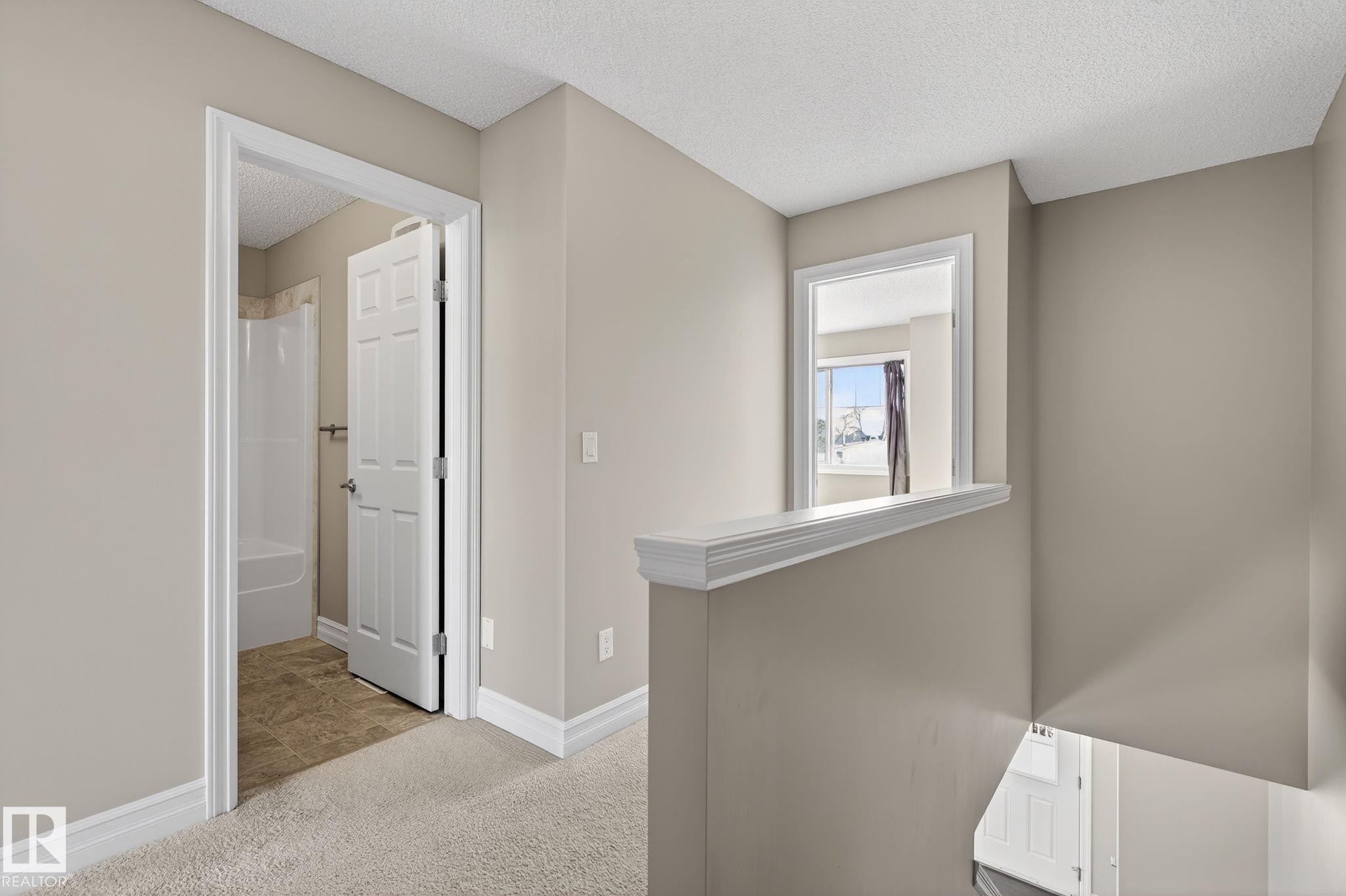 Edmonton, AB - Indoor Photo Showing Other Room