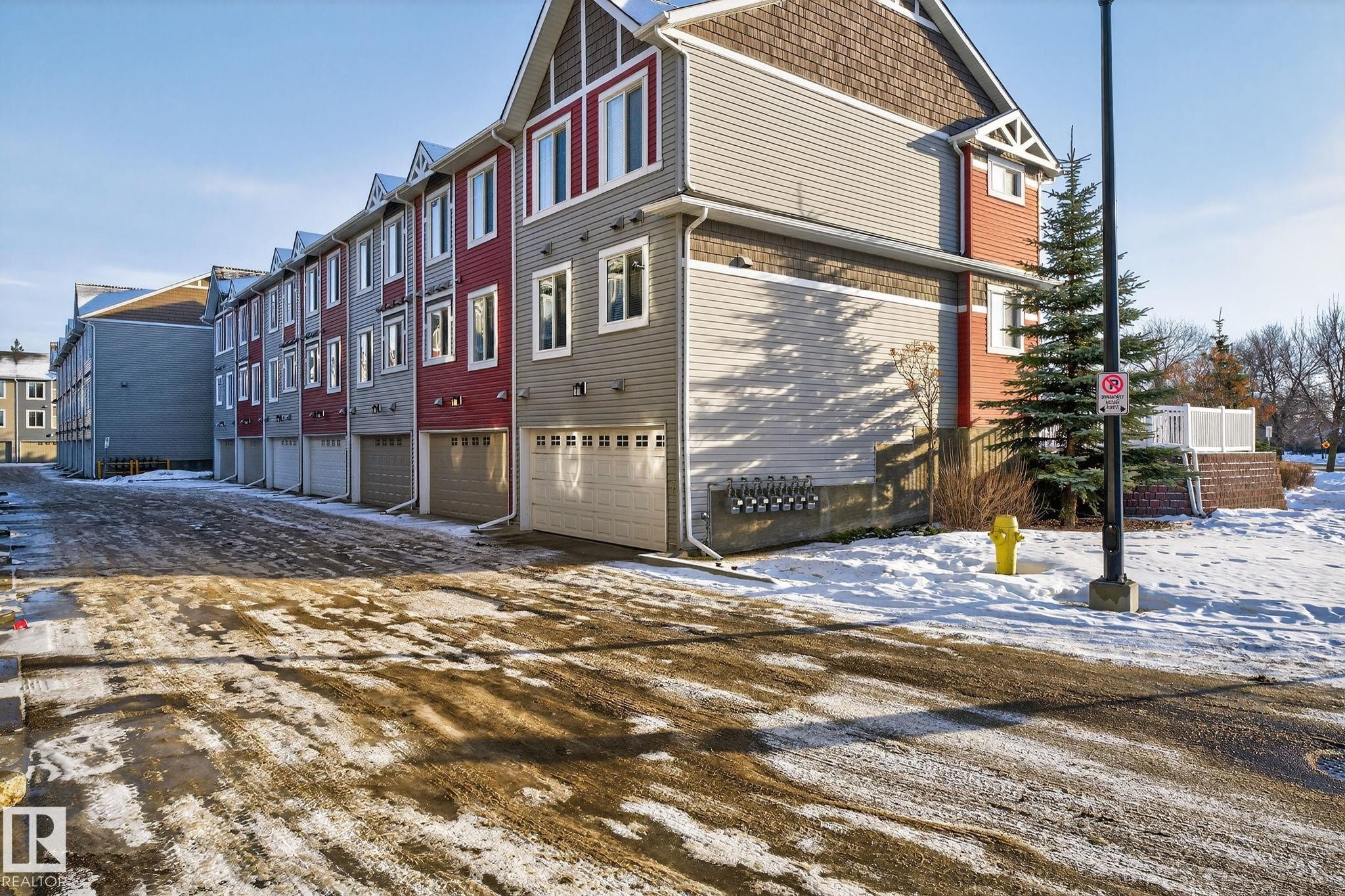 Edmonton, AB - Outdoor