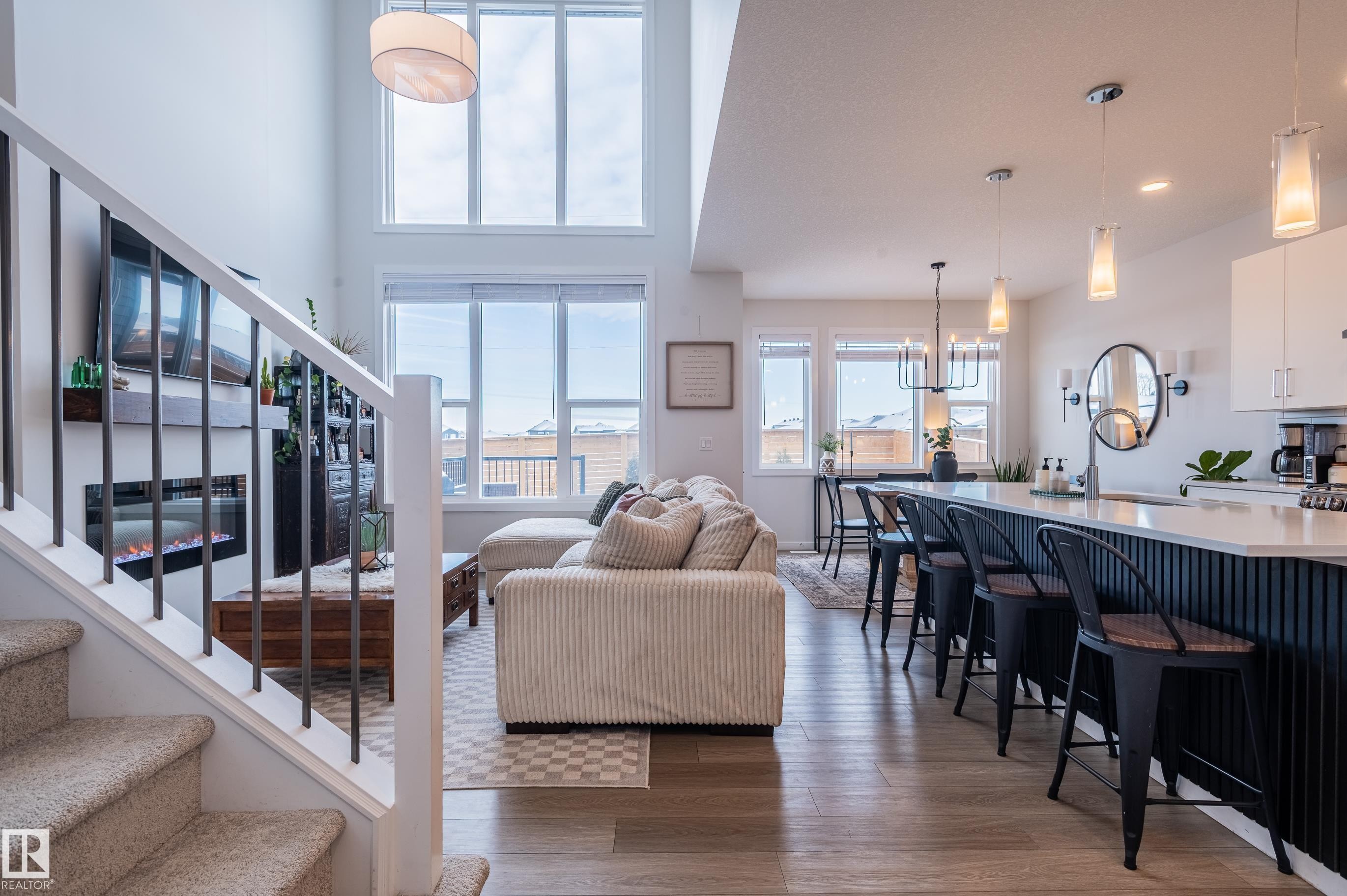 37 Rhea Crescent, St. Albert, AB - Indoor Photo Showing Living Room