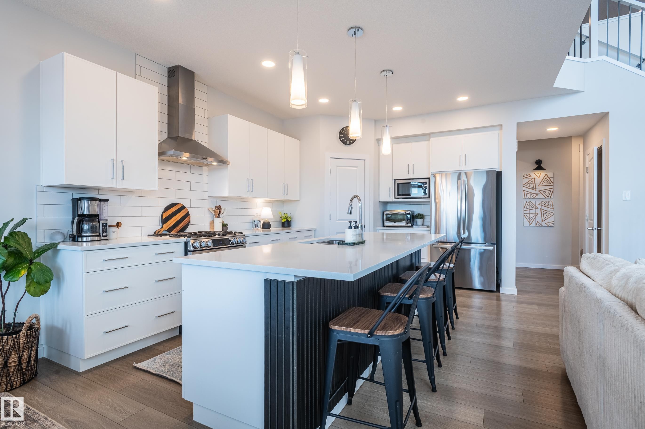 37 Rhea Crescent, St. Albert, AB - Indoor Photo Showing Kitchen With Upgraded Kitchen