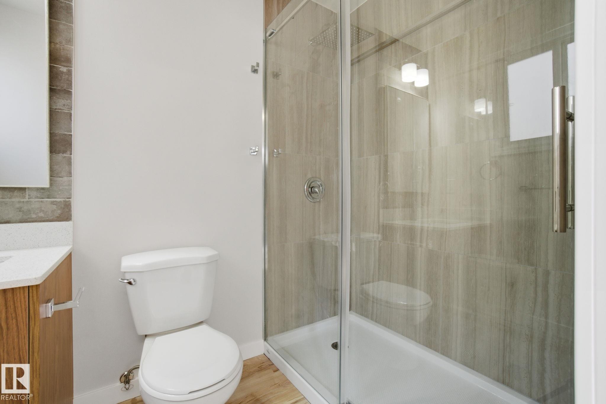 71 Lancaster Terrace, Edmonton, AB - Indoor Photo Showing Bathroom