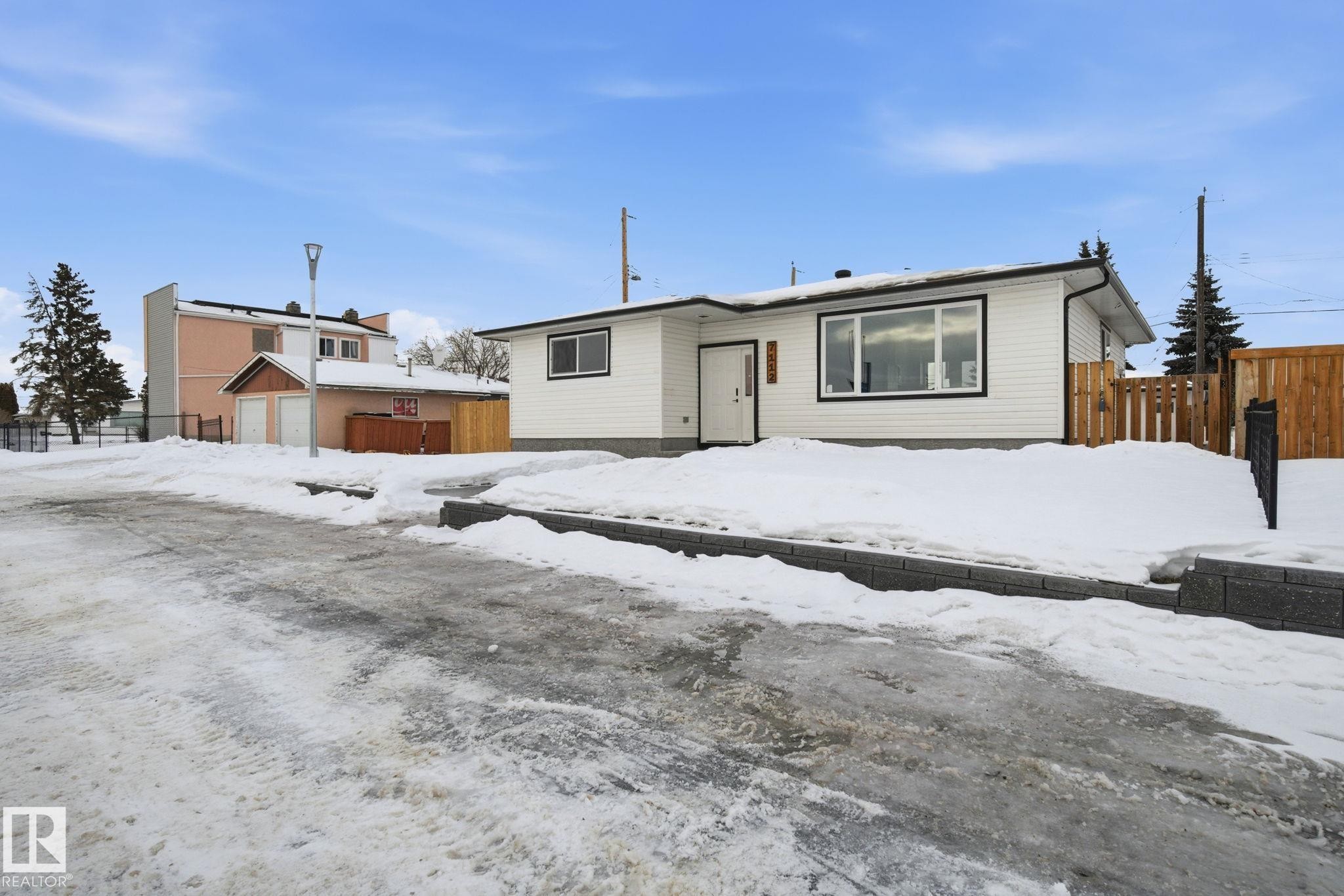 View of front of home - 7112 132 Avenue, Edmonton, AB - Outdoor