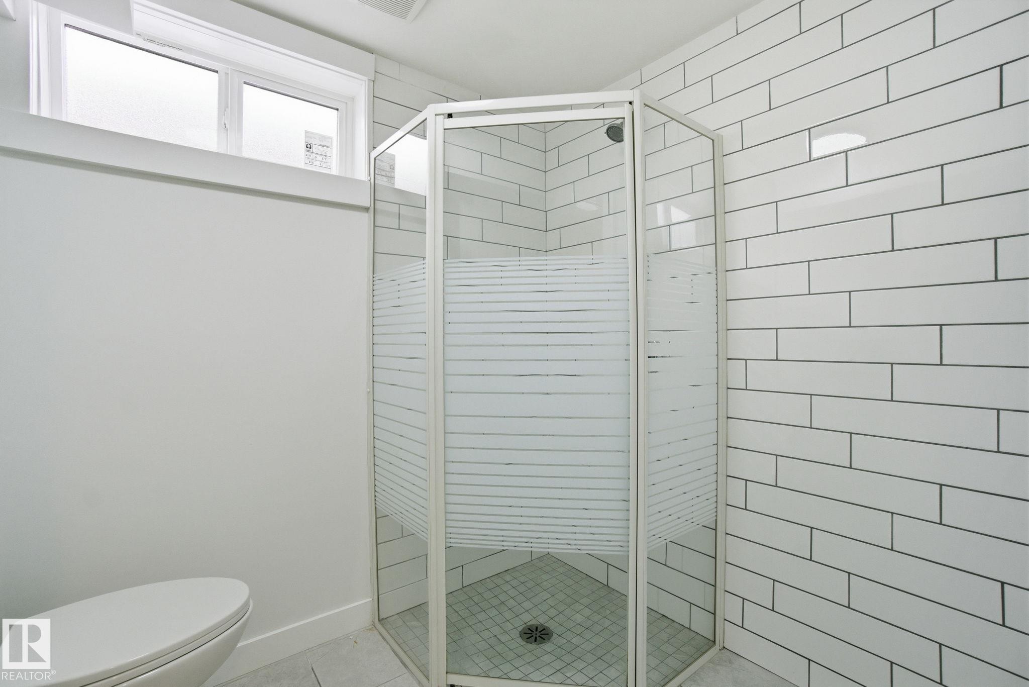 Bathroom with a stall shower - 7112 132 Avenue, Edmonton, AB - Indoor Photo Showing Bathroom