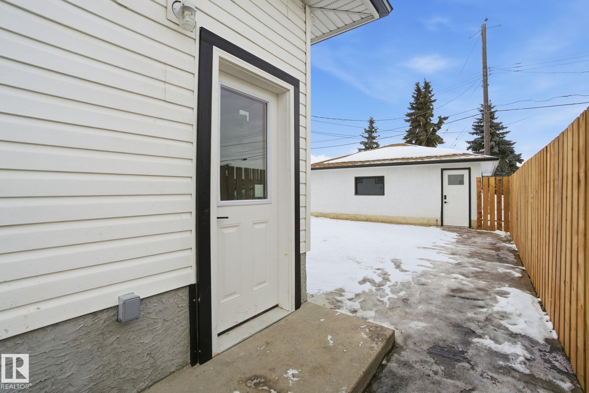 View of exterior entry - 7112 132 Avenue, Edmonton, AB - Outdoor With Exterior