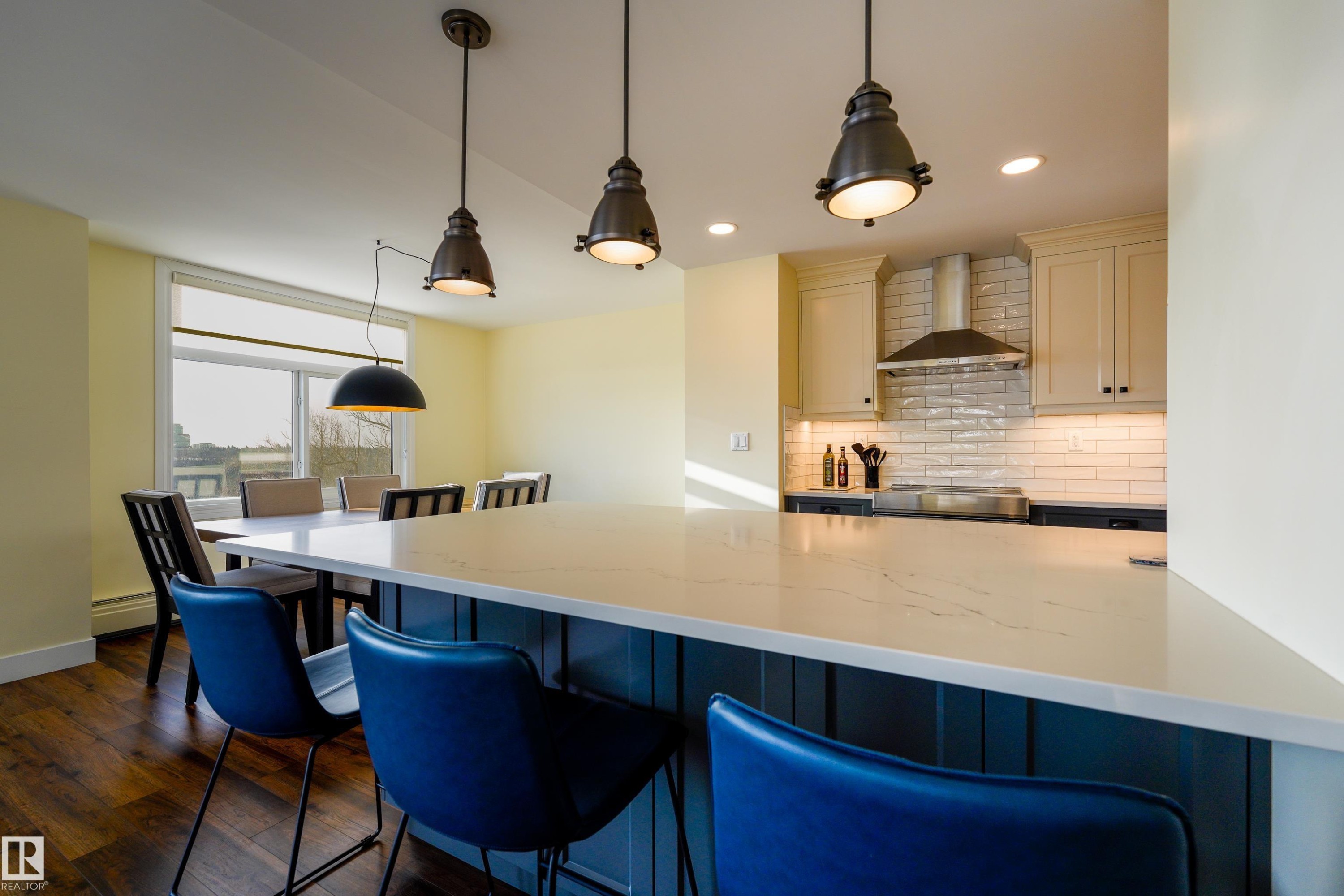 602 11710 100 Avenue, Edmonton, AB - Indoor