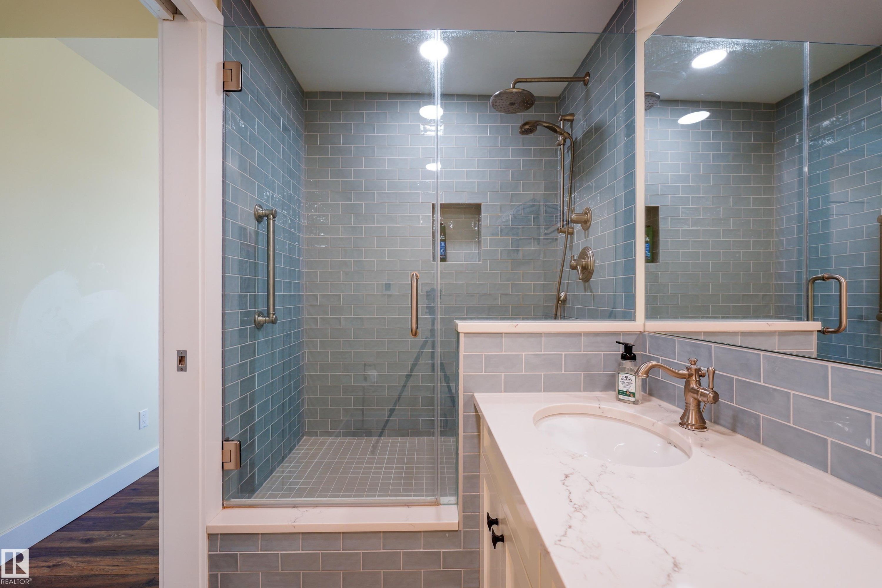 602 11710 100 Avenue, Edmonton, AB - Indoor Photo Showing Bathroom