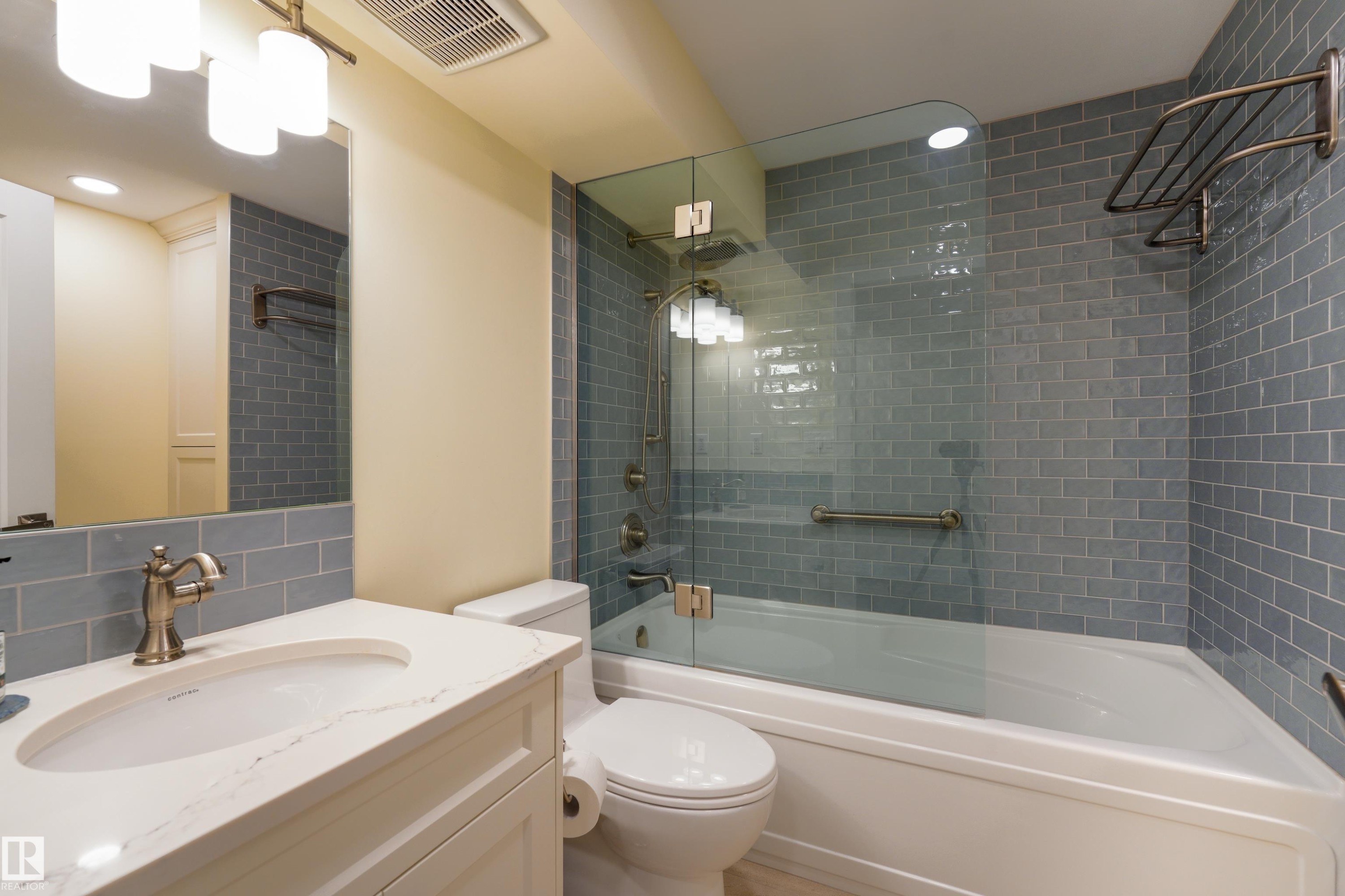 602 11710 100 Avenue, Edmonton, AB - Indoor Photo Showing Bathroom