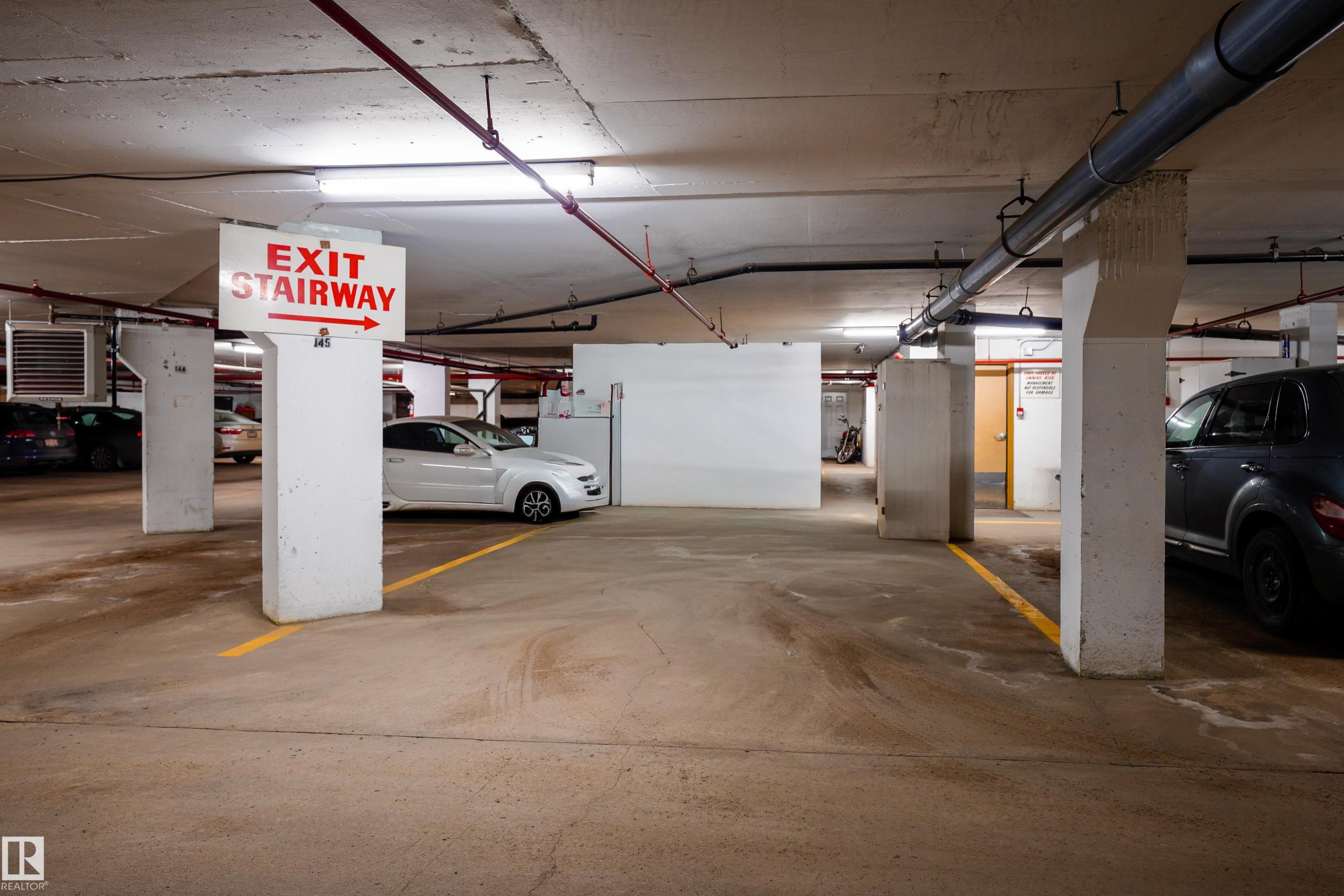 602 11710 100 Avenue, Edmonton, AB - Indoor Photo Showing Garage