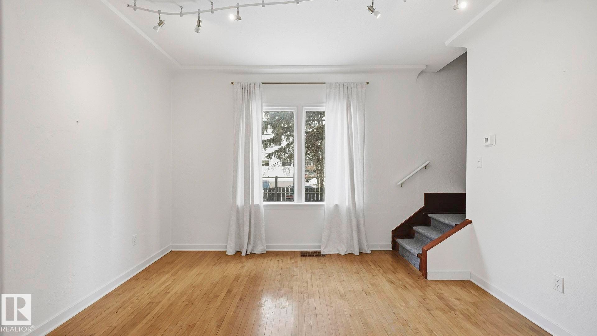 10149 122 Street, Edmonton, AB - Indoor Photo Showing Other Room