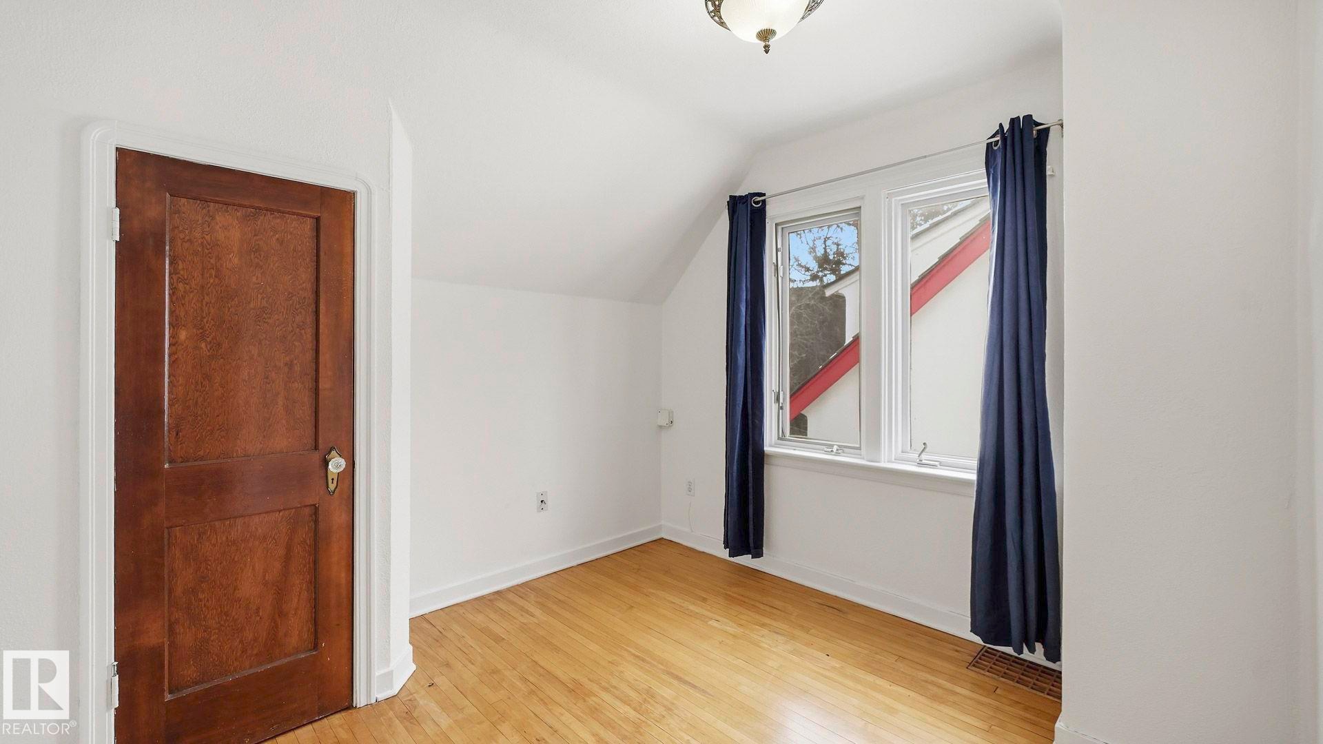 10149 122 Street, Edmonton, AB - Indoor Photo Showing Other Room