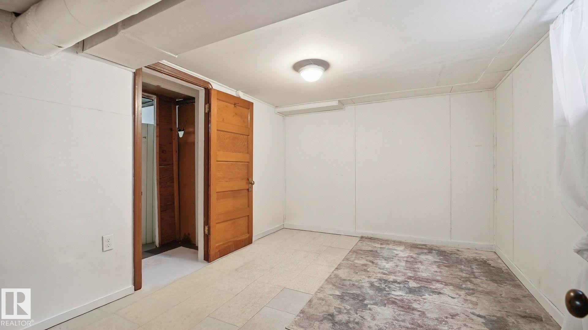 10149 122 Street, Edmonton, AB - Indoor Photo Showing Other Room