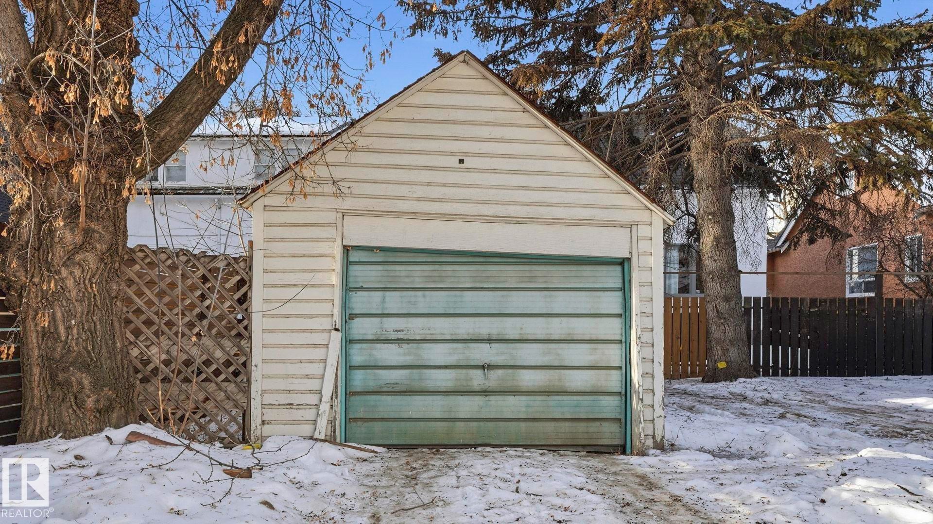 10149 122 Street, Edmonton, AB - Outdoor