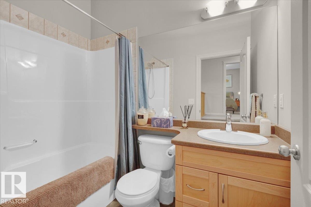 21933 94A Avenue, Edmonton, AB - Indoor Photo Showing Bathroom