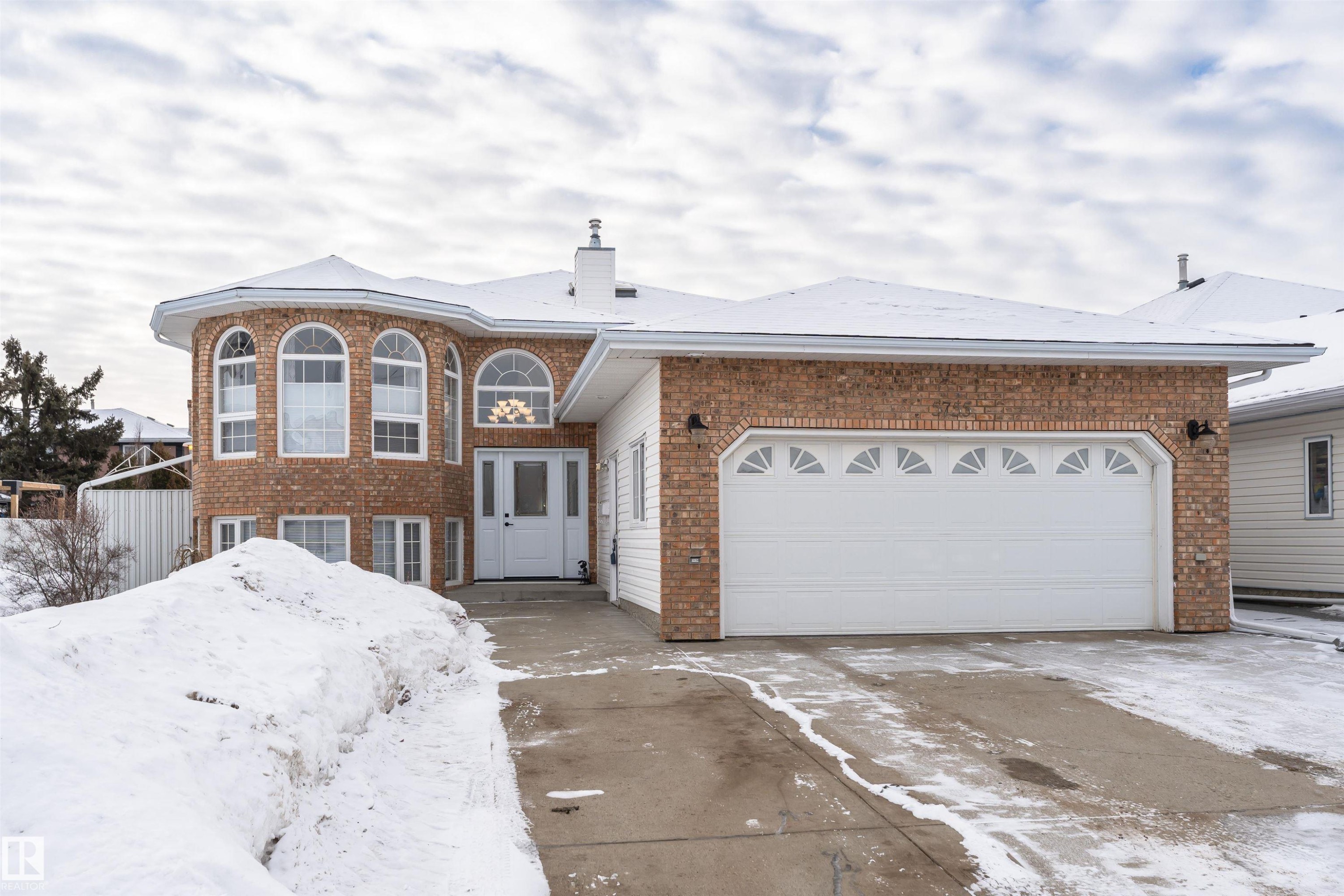 5755 161 Avenue, Edmonton, AB - Outdoor