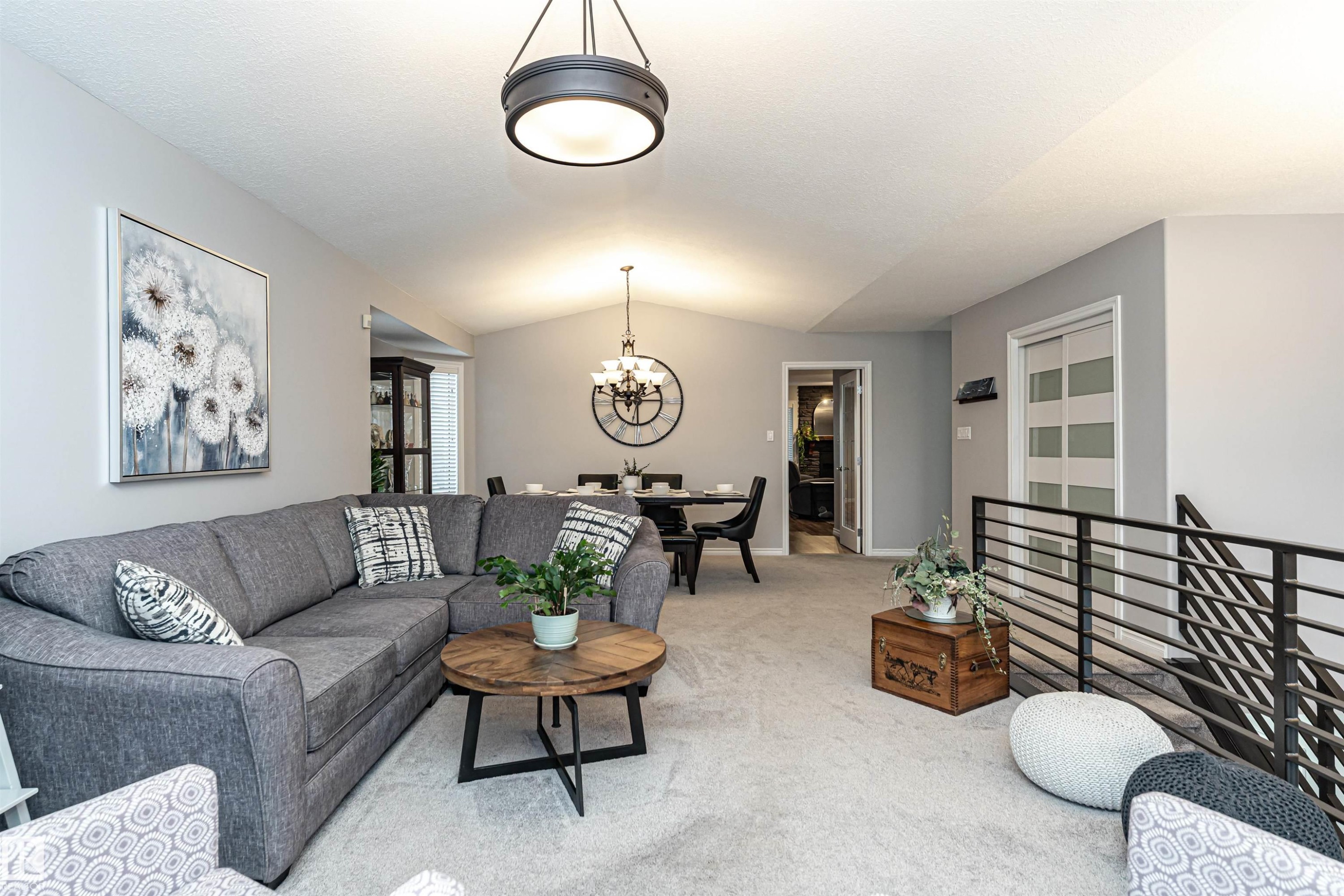 5755 161 Avenue, Edmonton, AB - Indoor Photo Showing Living Room
