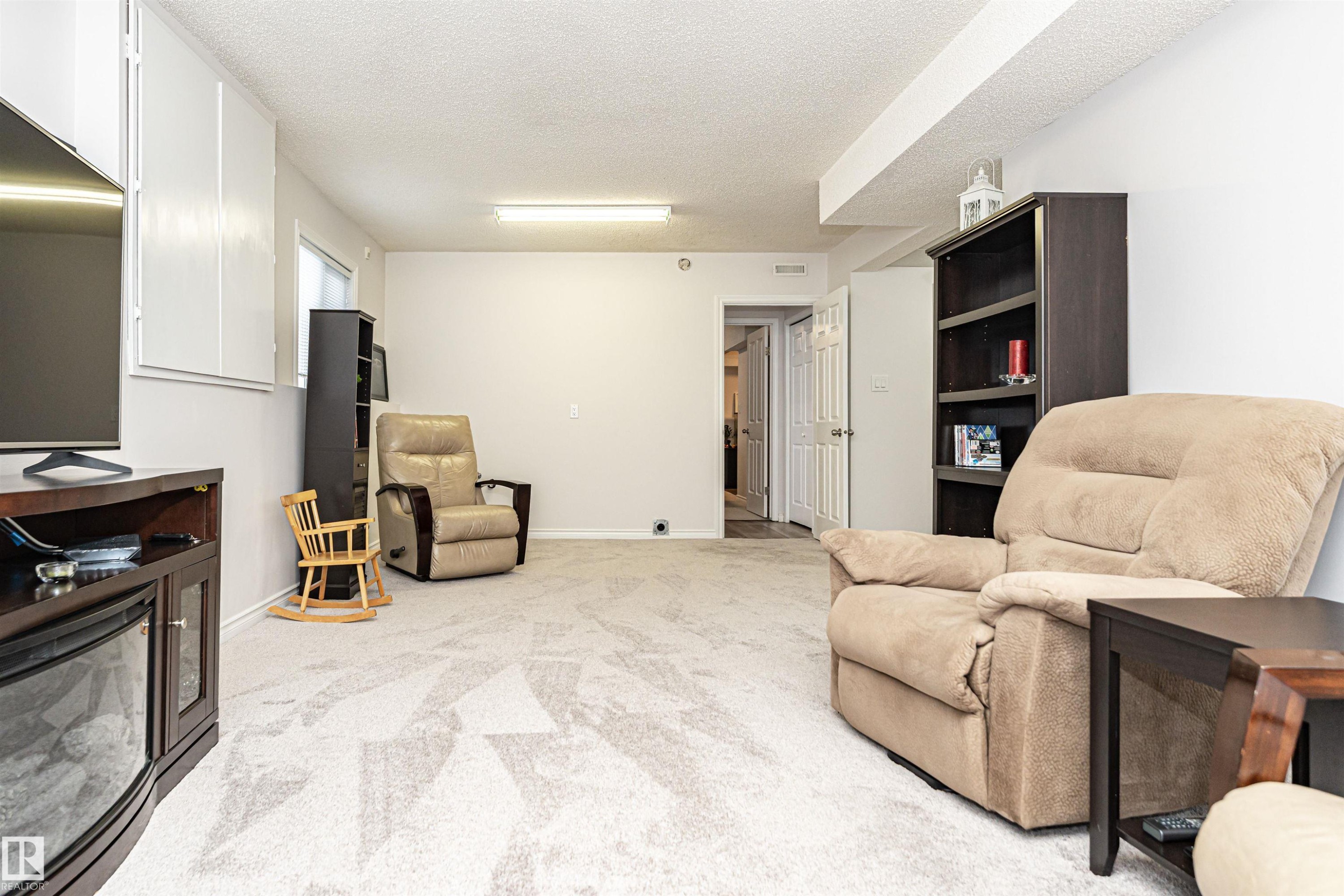 5755 161 Avenue, Edmonton, AB - Indoor