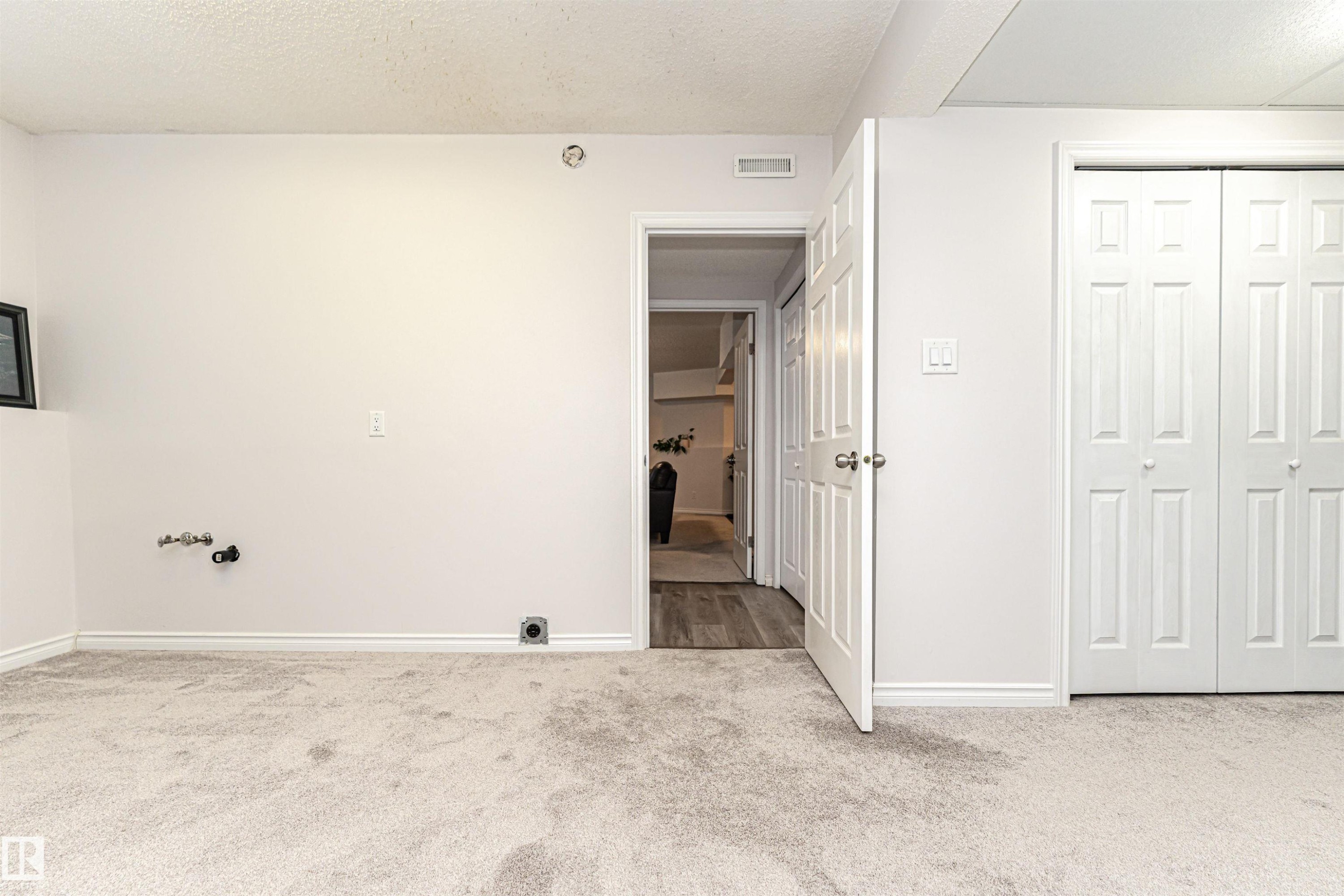 5755 161 Avenue, Edmonton, AB - Indoor Photo Showing Other Room