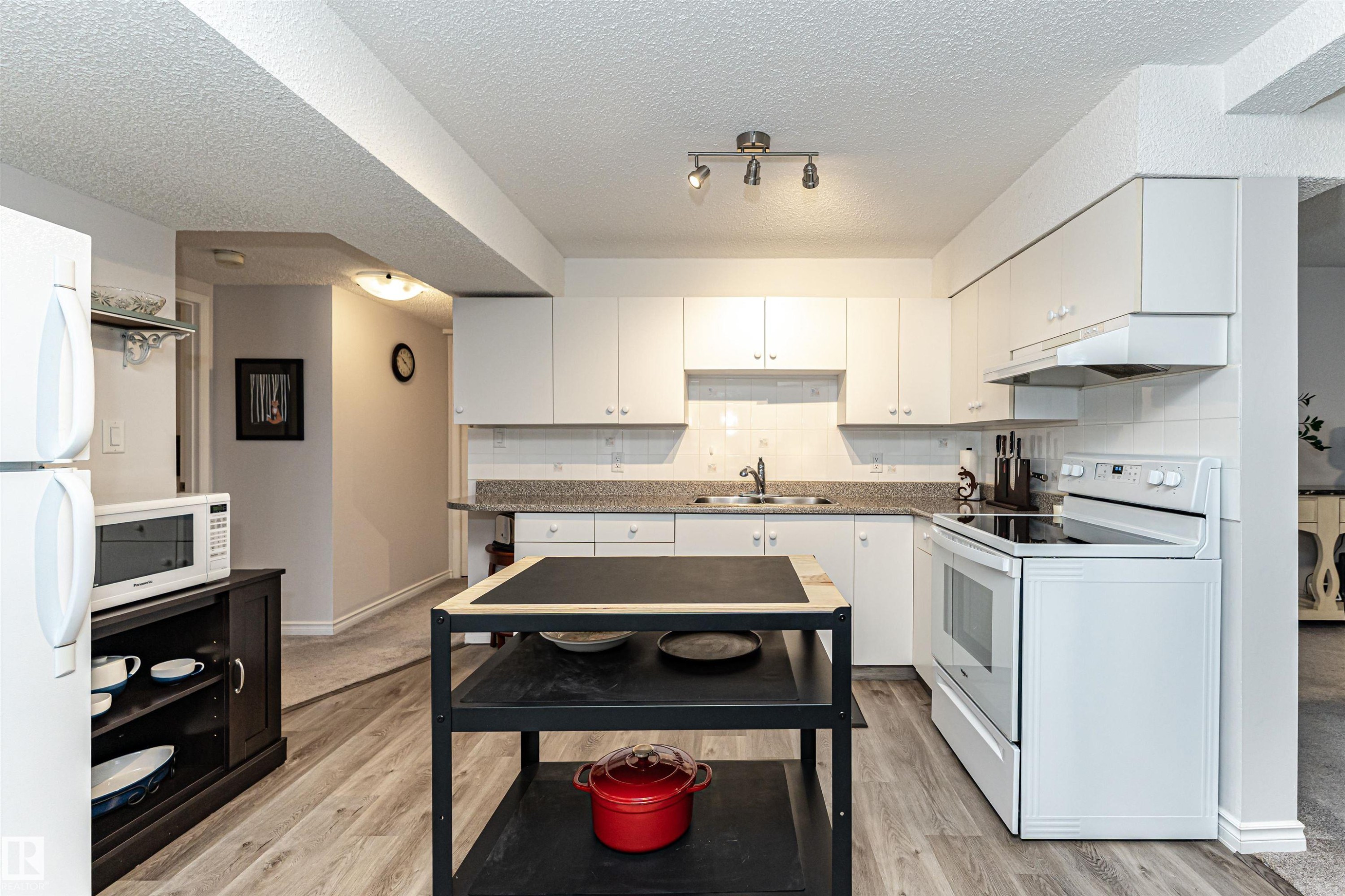 5755 161 Avenue, Edmonton, AB - Indoor Photo Showing Kitchen With Double Sink