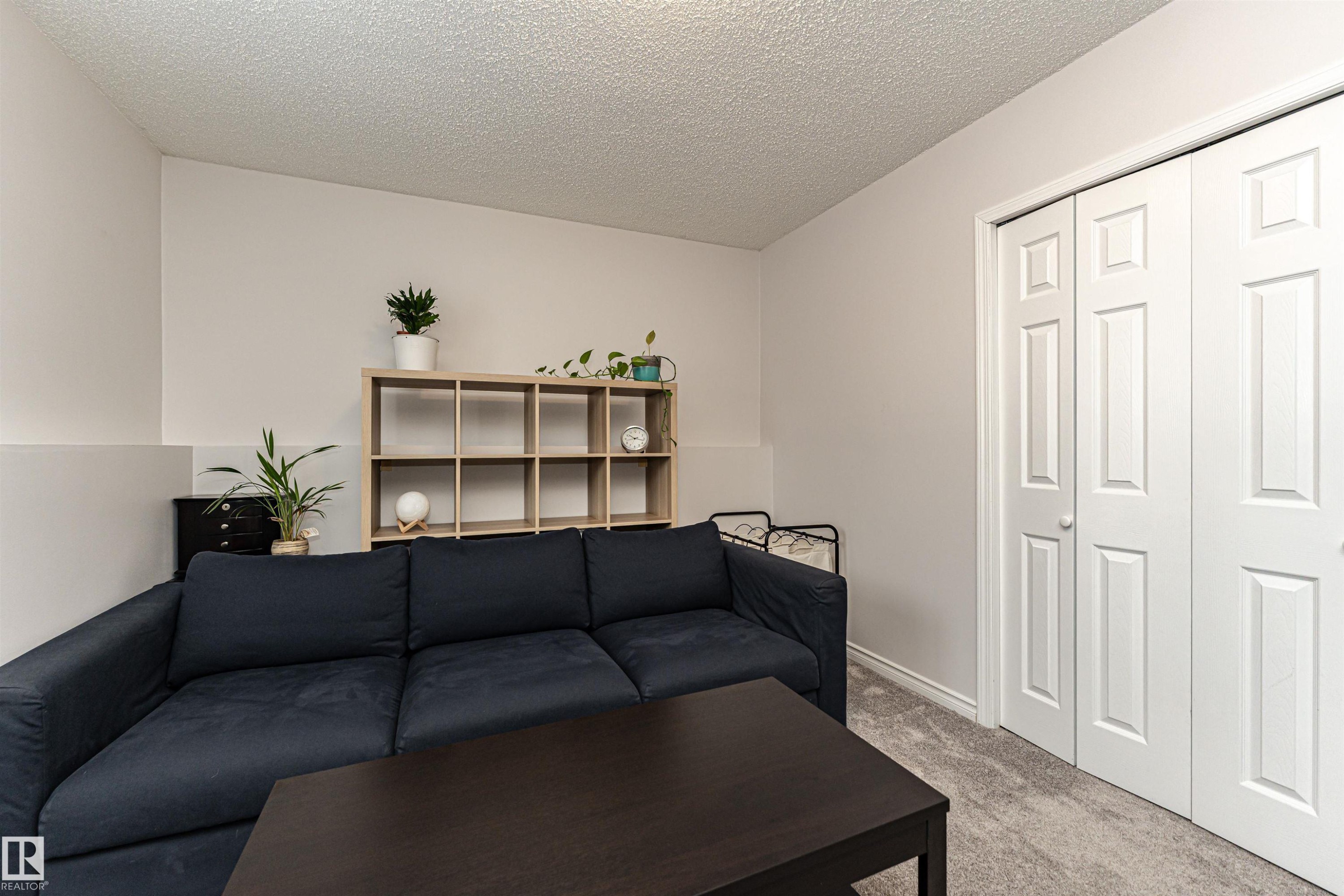 5755 161 Avenue, Edmonton, AB - Indoor Photo Showing Living Room
