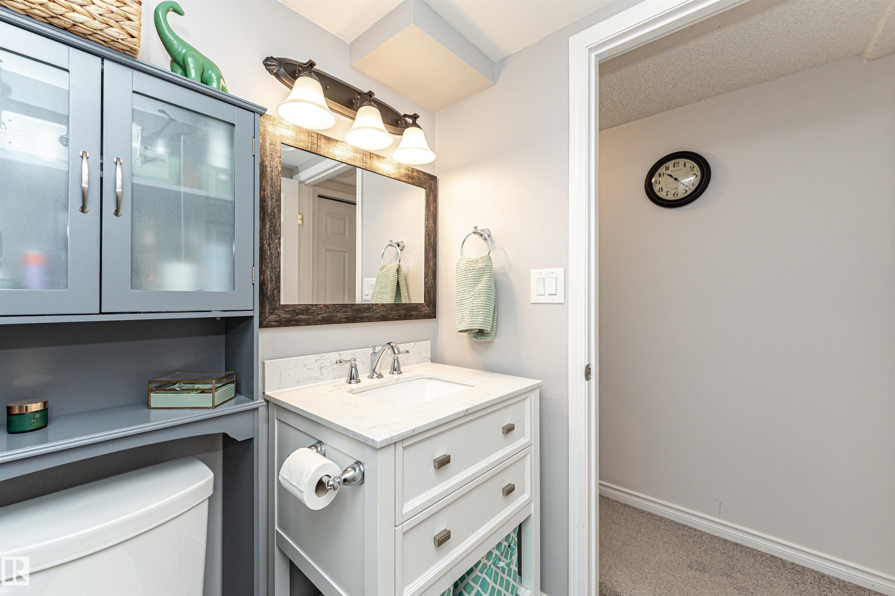 5755 161 Avenue, Edmonton, AB - Indoor Photo Showing Bathroom