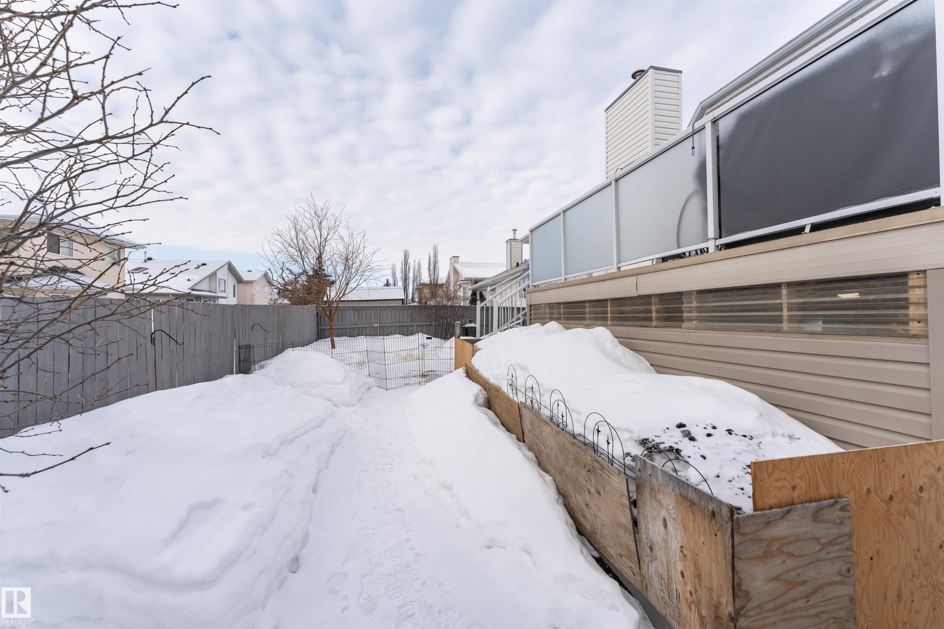 5755 161 Avenue, Edmonton, AB - Outdoor