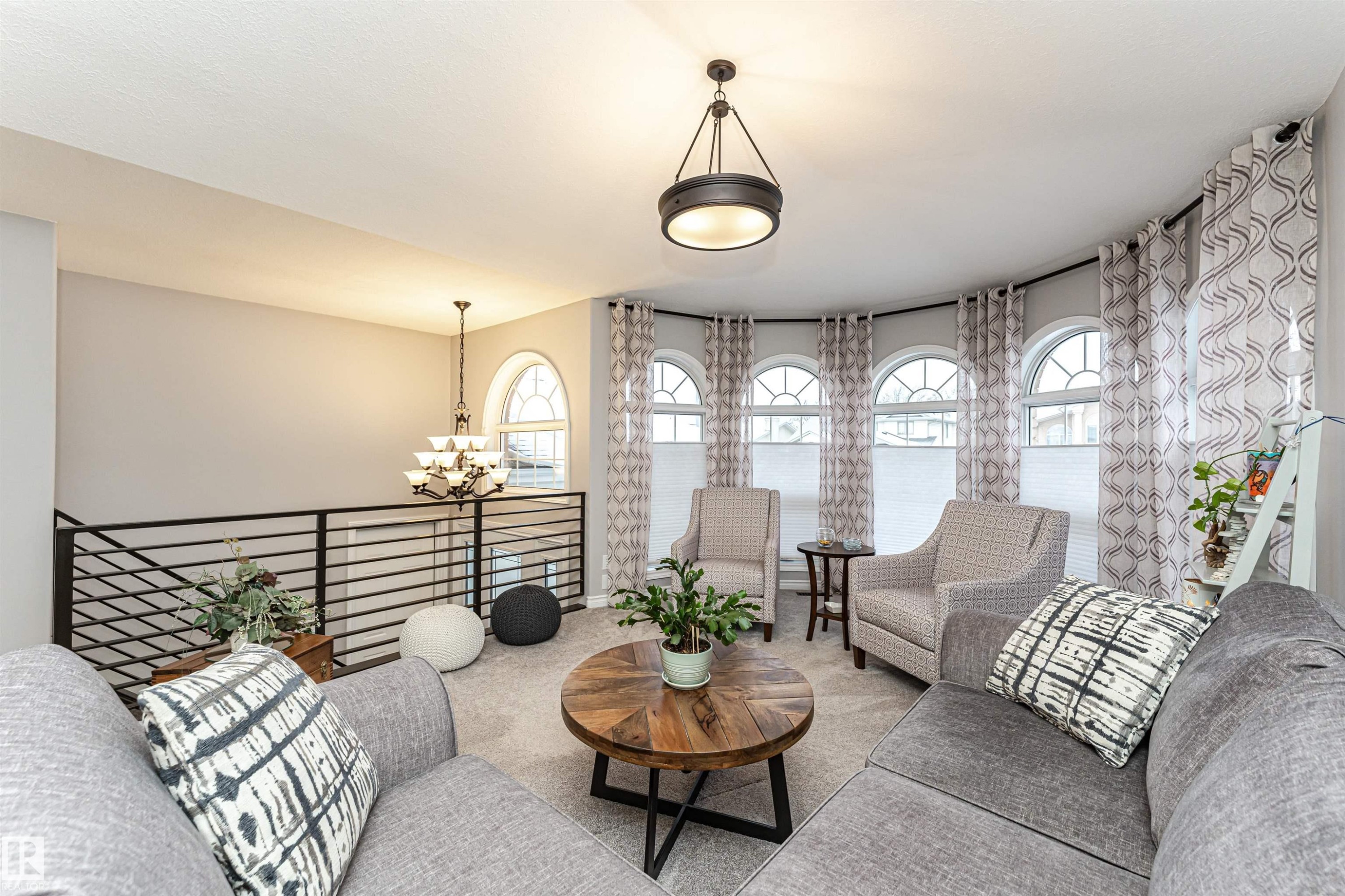 5755 161 Avenue, Edmonton, AB - Indoor Photo Showing Living Room
