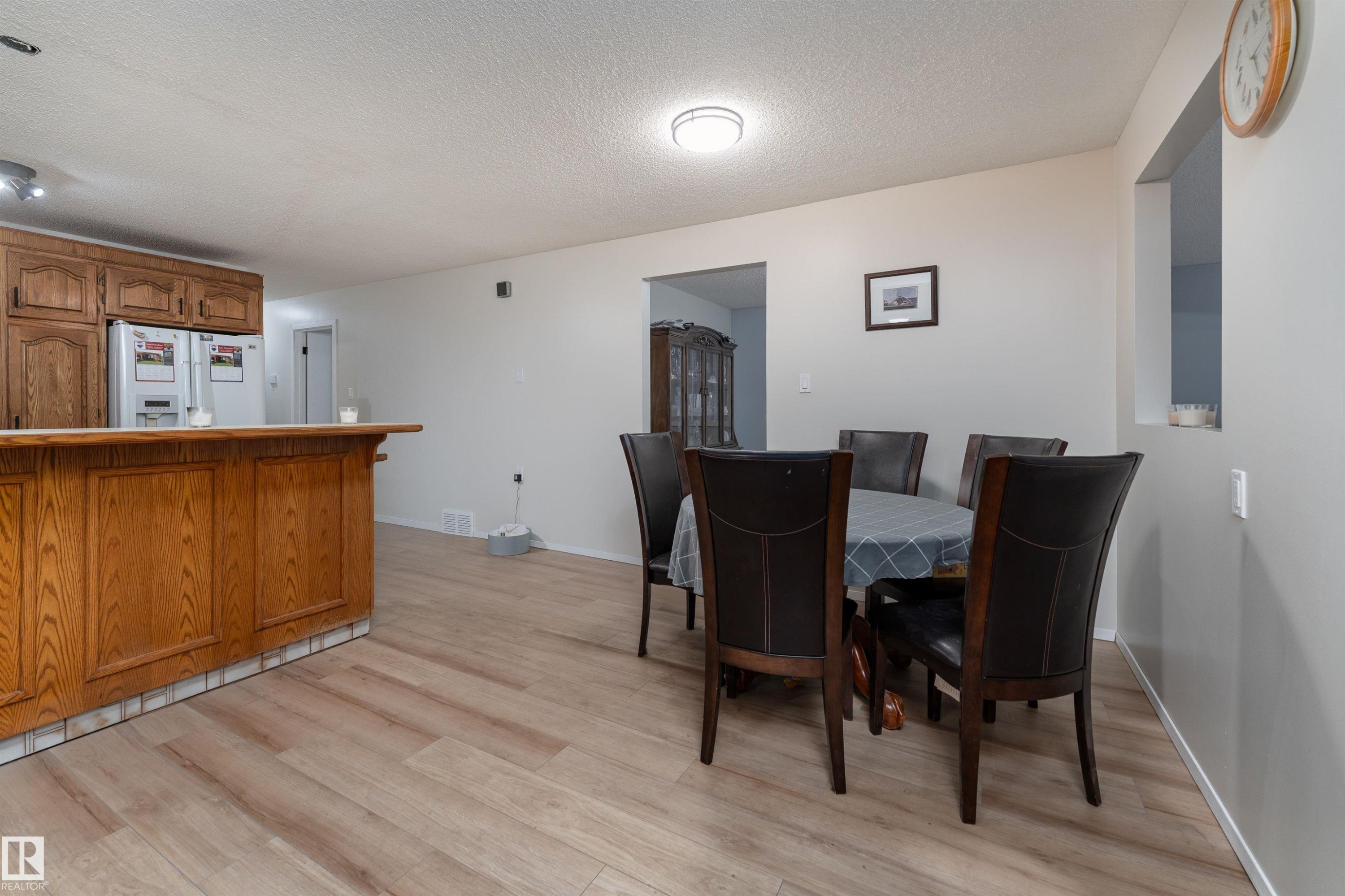 11020 171 Avenue, Edmonton, AB - Indoor Photo Showing Dining Room