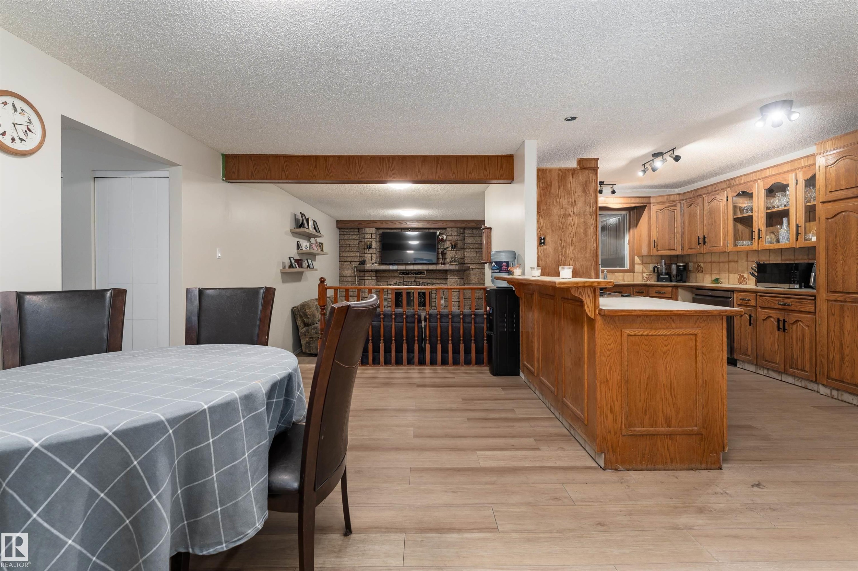 11020 171 Avenue, Edmonton, AB - Indoor