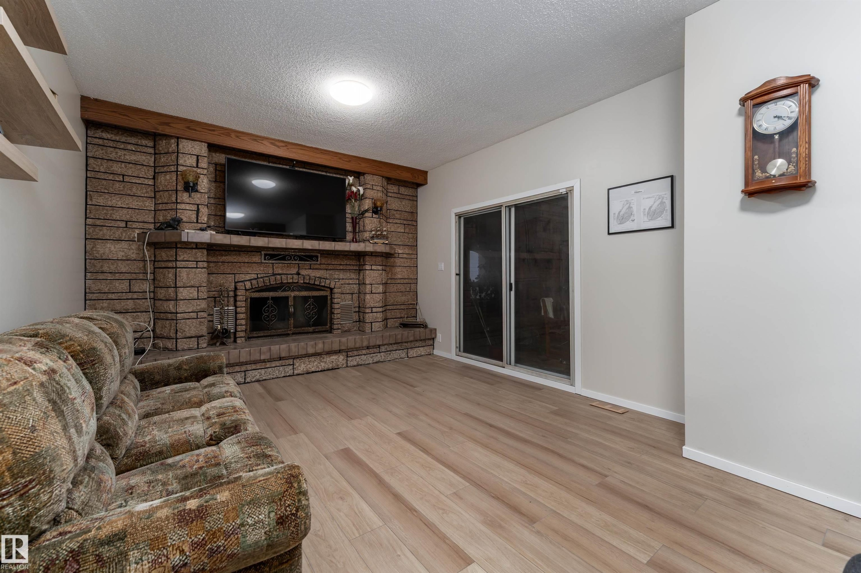 11020 171 Avenue, Edmonton, AB - Indoor Photo Showing Living Room With Fireplace
