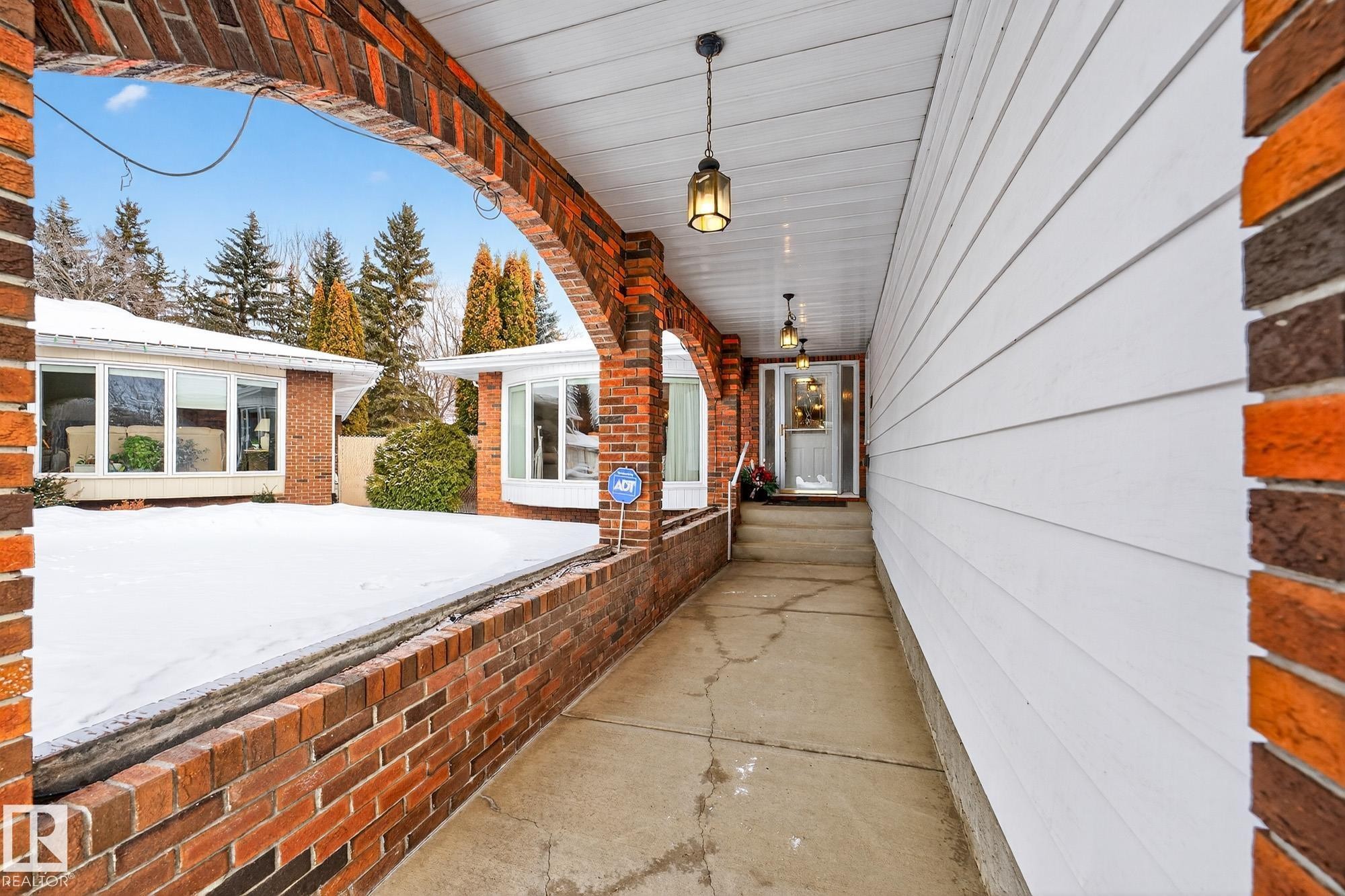 3455 Hill View Crescent, Edmonton, AB - Outdoor With Exterior