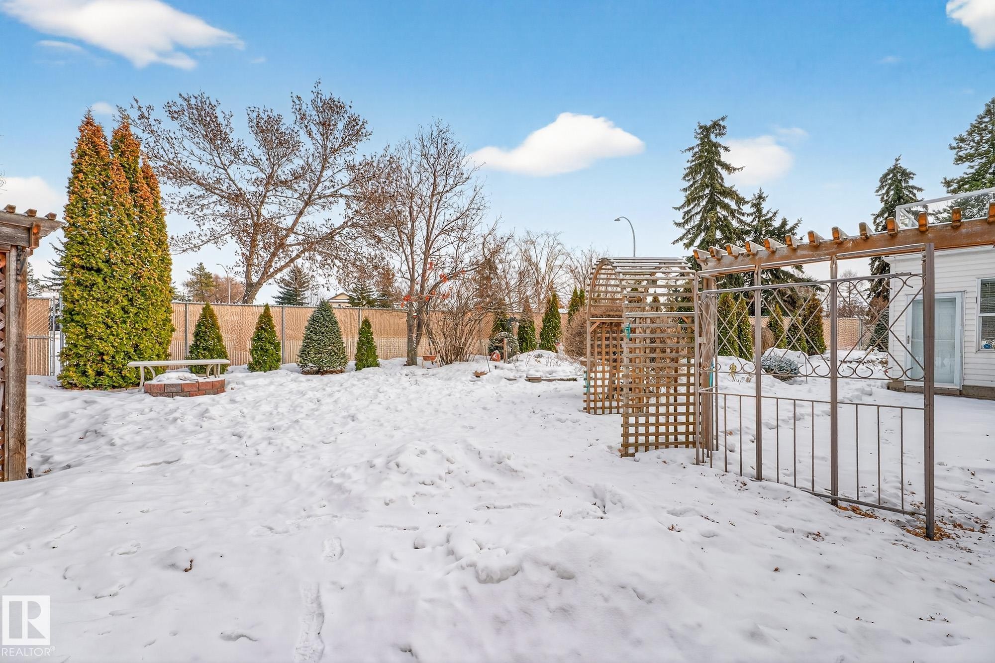 3455 Hill View Crescent, Edmonton, AB - Outdoor