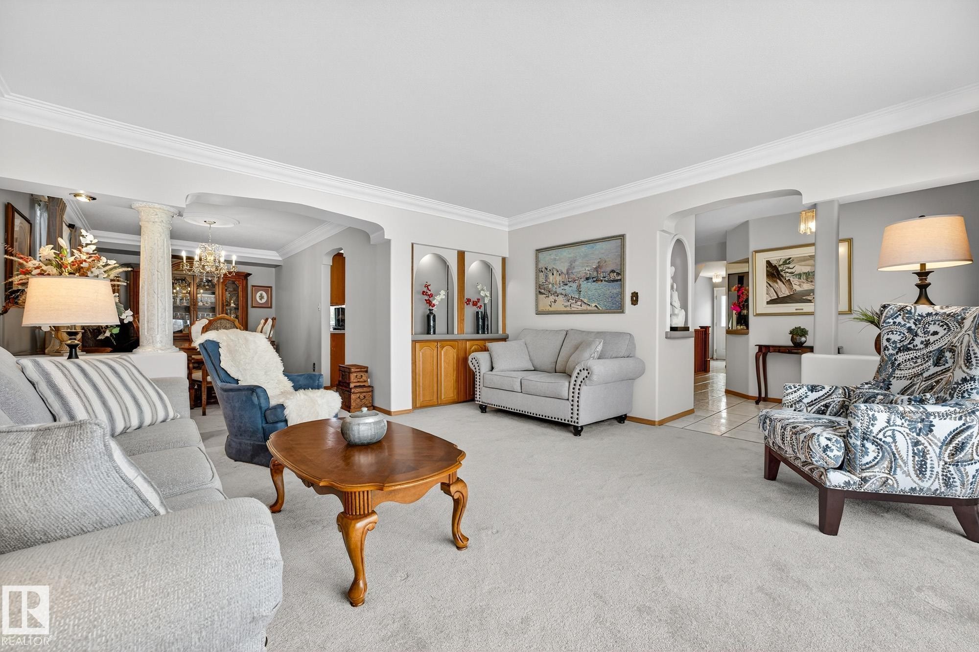3455 Hill View Crescent, Edmonton, AB - Indoor Photo Showing Living Room