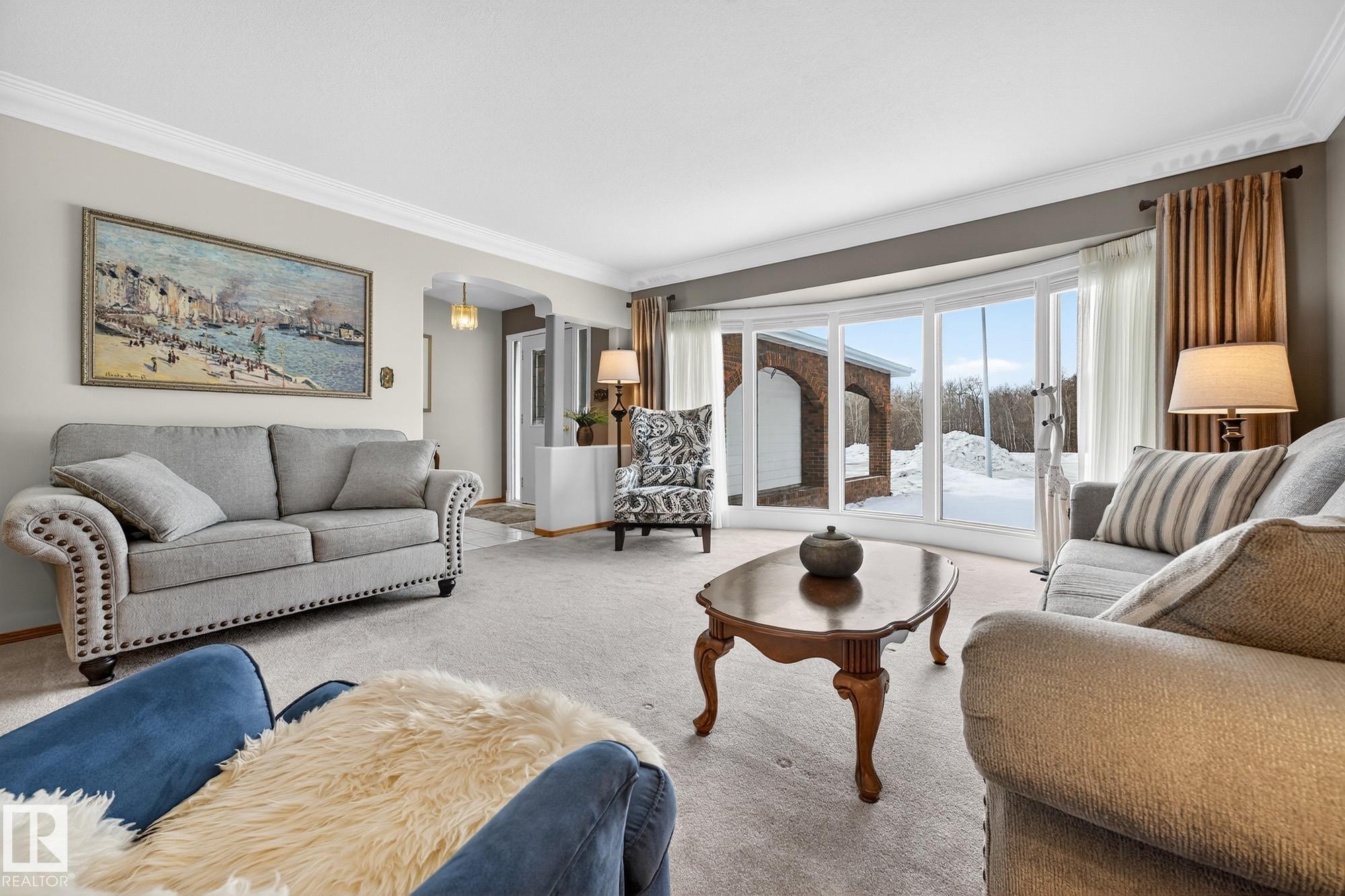 3455 Hill View Crescent, Edmonton, AB - Indoor Photo Showing Living Room