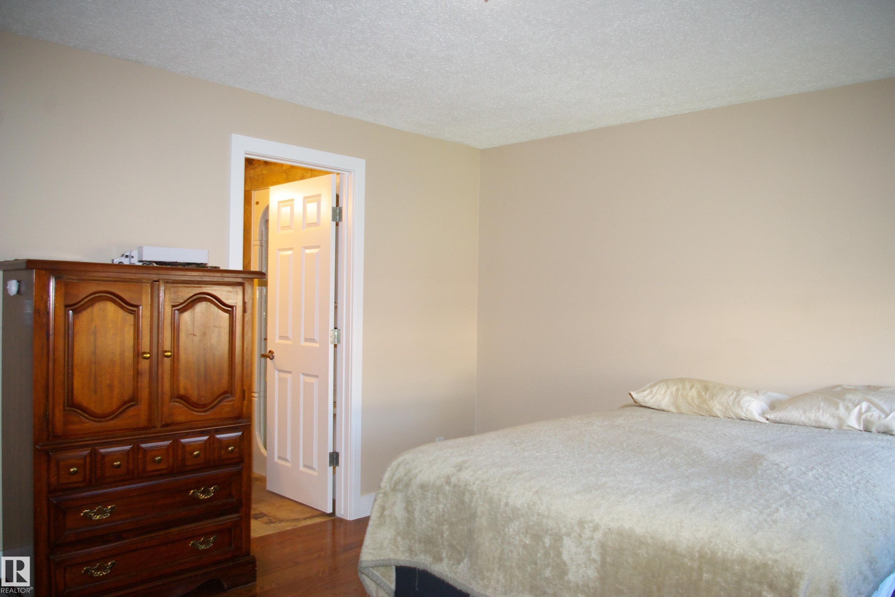 168 Warwick Road, Edmonton, AB - Indoor Photo Showing Bedroom