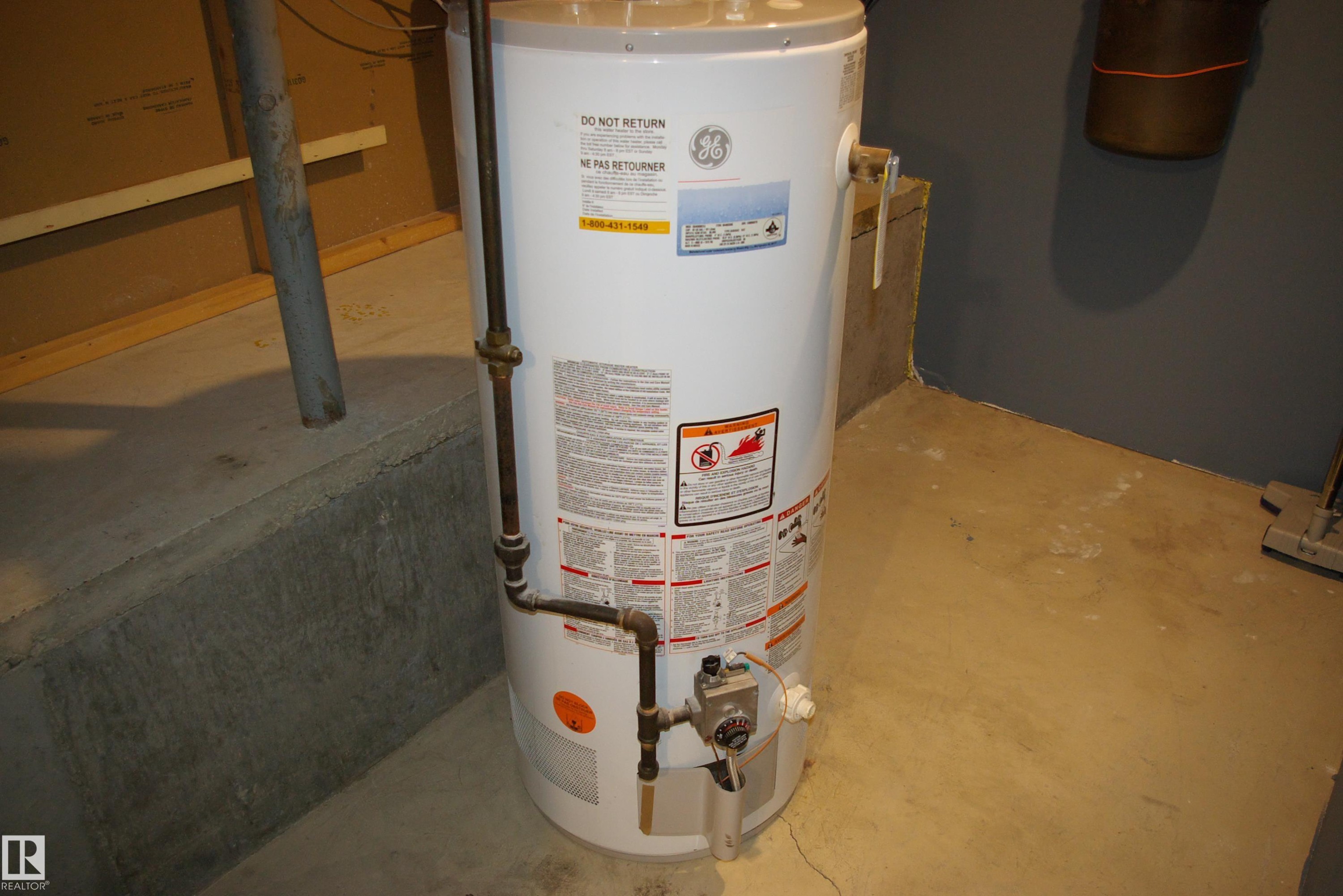 168 Warwick Road, Edmonton, AB - Indoor Photo Showing Basement