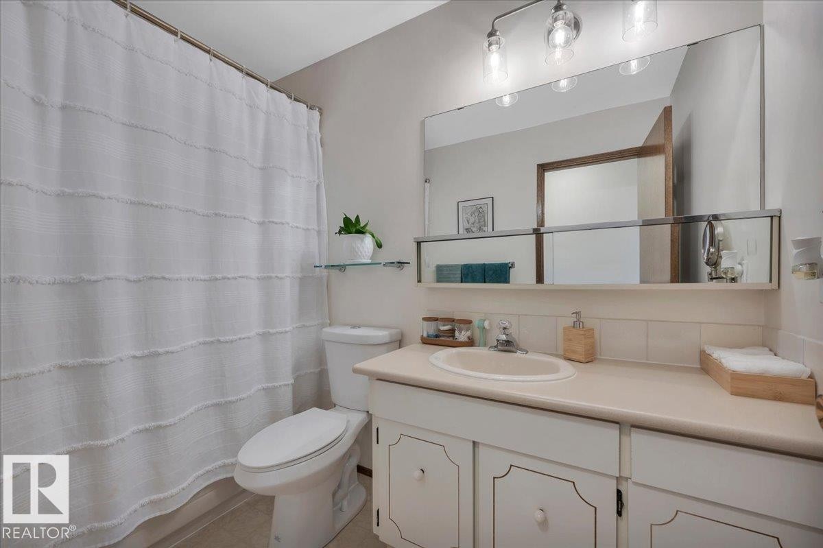 4240 38 Street Nw, Edmonton, AB - Indoor Photo Showing Bathroom