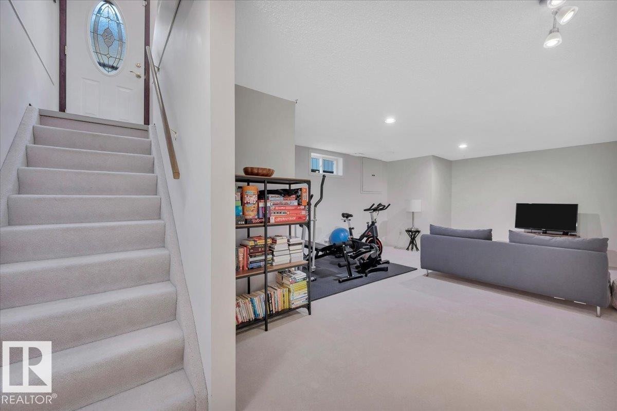 4240 38 Street Nw, Edmonton, AB - Indoor Photo Showing Other Room