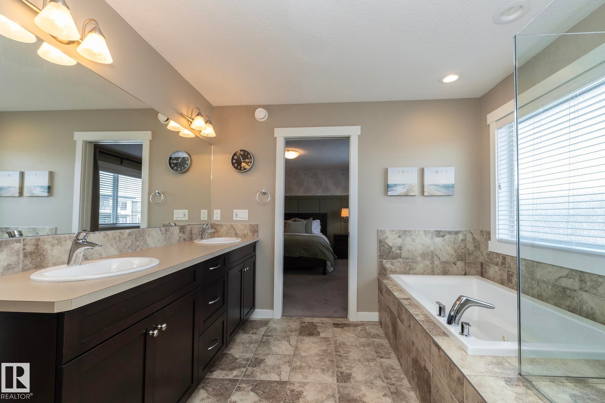 13020 207 Street, Edmonton, AB - Indoor Photo Showing Bathroom