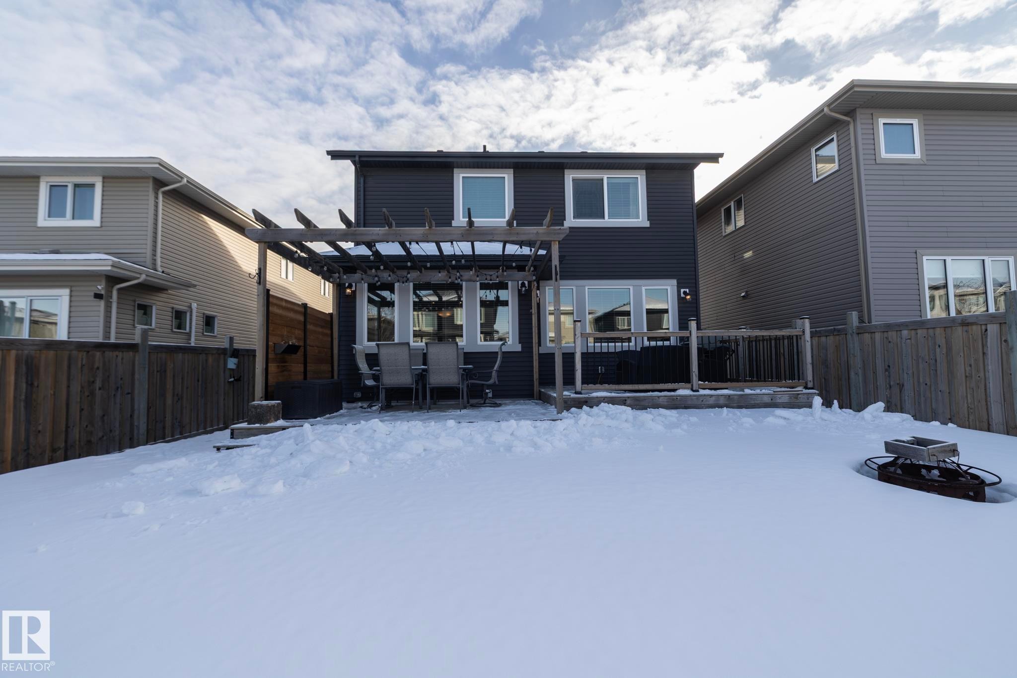 13020 207 Street, Edmonton, AB - Outdoor