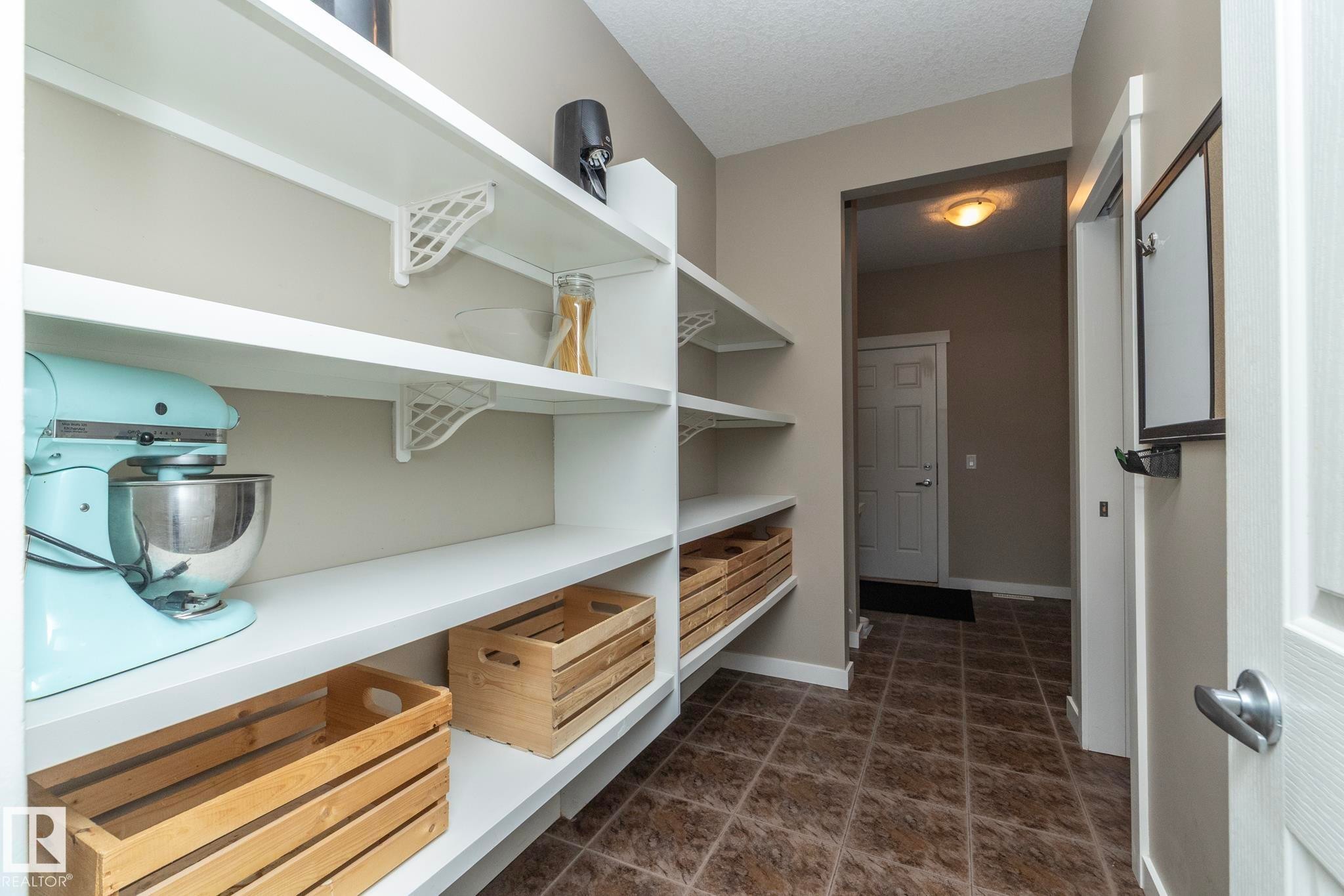 13020 207 Street, Edmonton, AB - Indoor With Storage