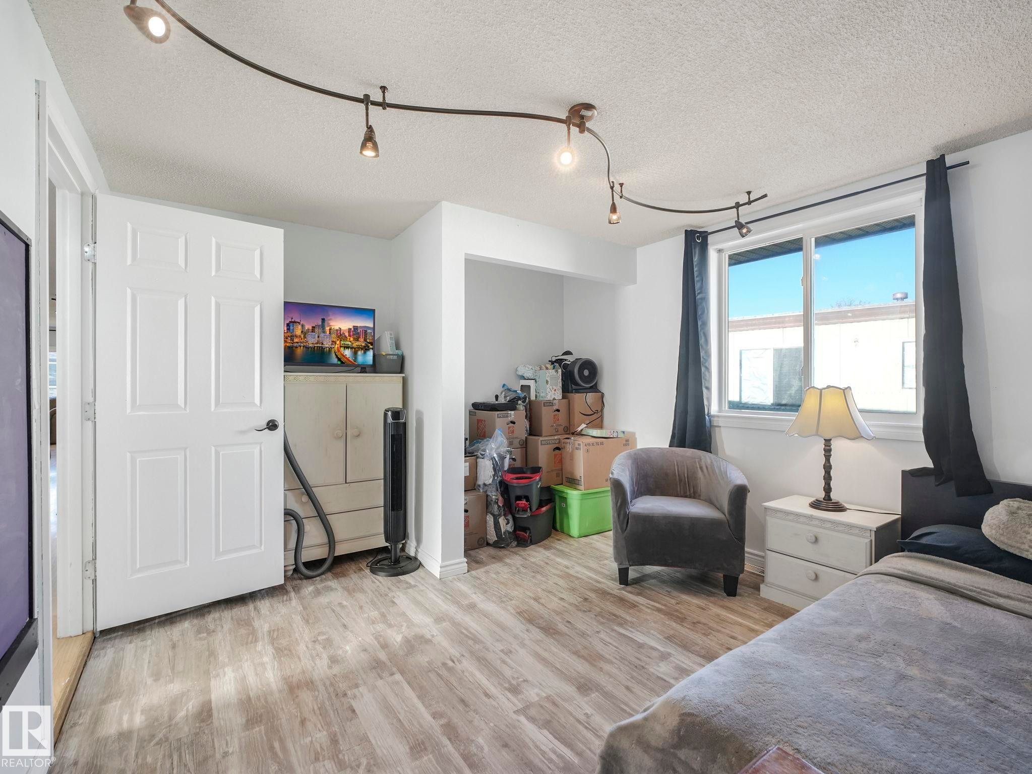 429 Westview Close, Edmonton, AB - Indoor