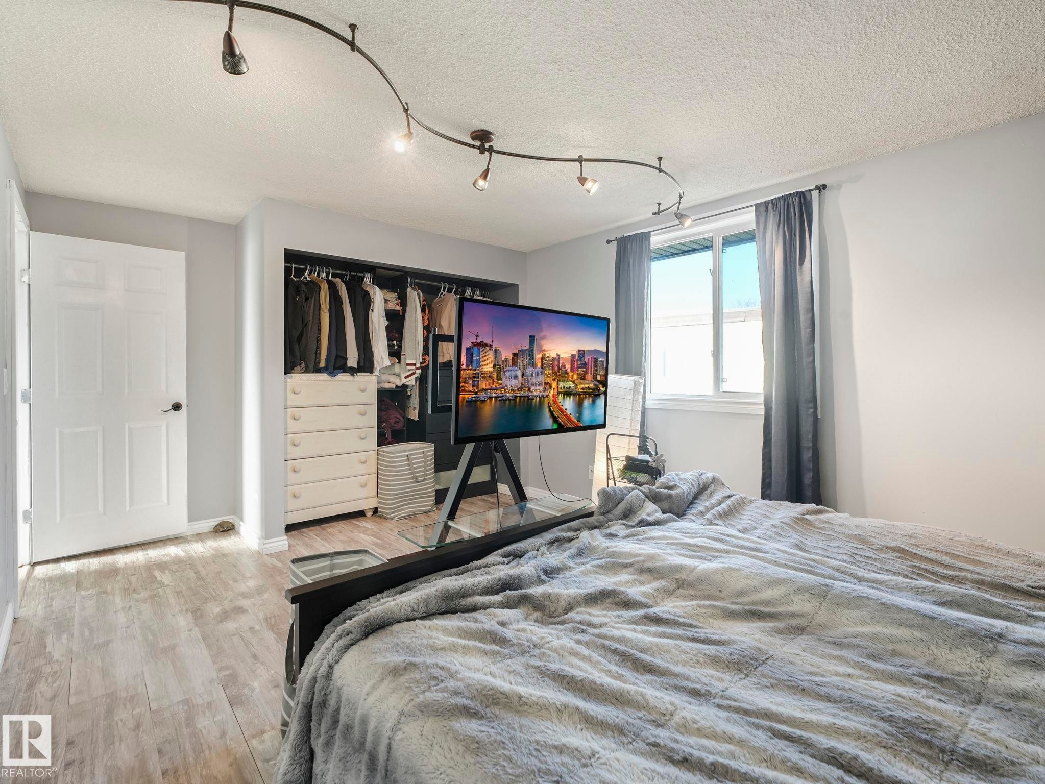 429 Westview Close, Edmonton, AB - Indoor Photo Showing Bedroom