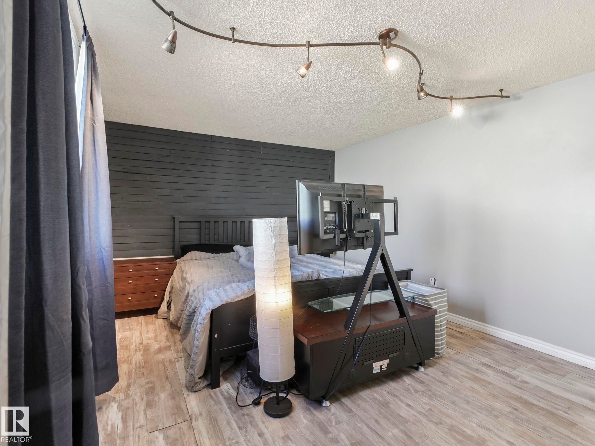 429 Westview Close, Edmonton, AB - Indoor Photo Showing Bedroom