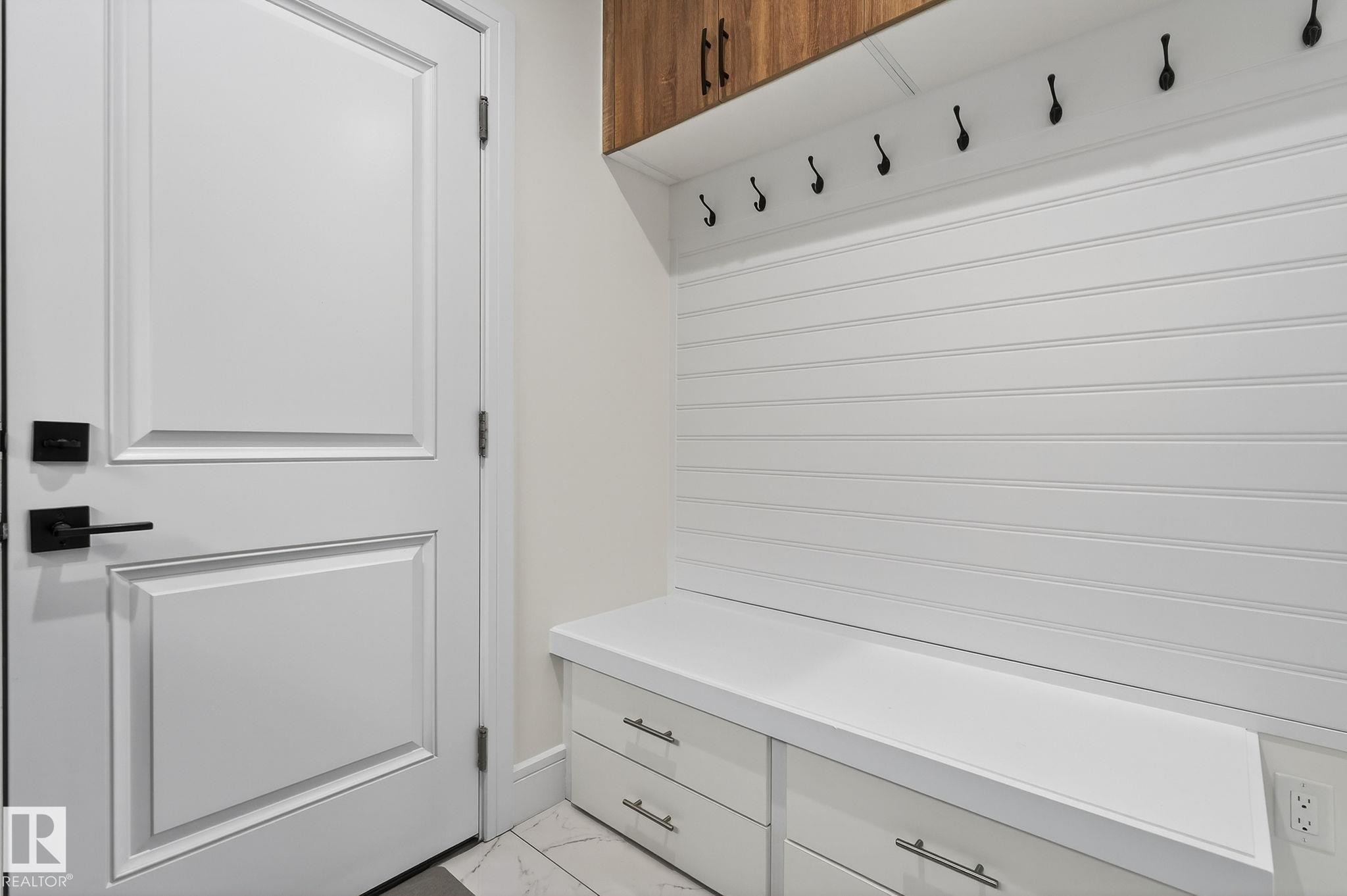 228 36 St Sw, Edmonton, AB - Indoor