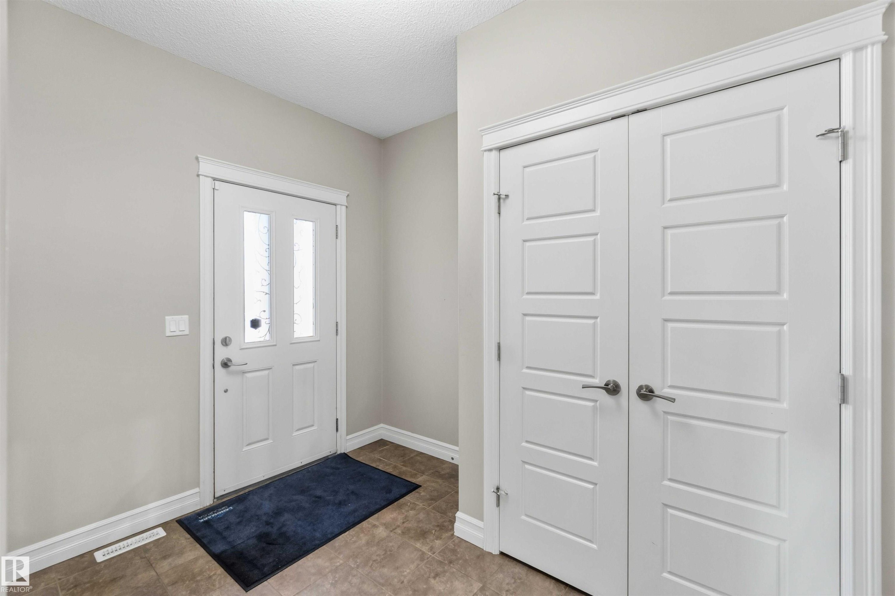 3683 8 Street, Edmonton, AB - Indoor Photo Showing Other Room