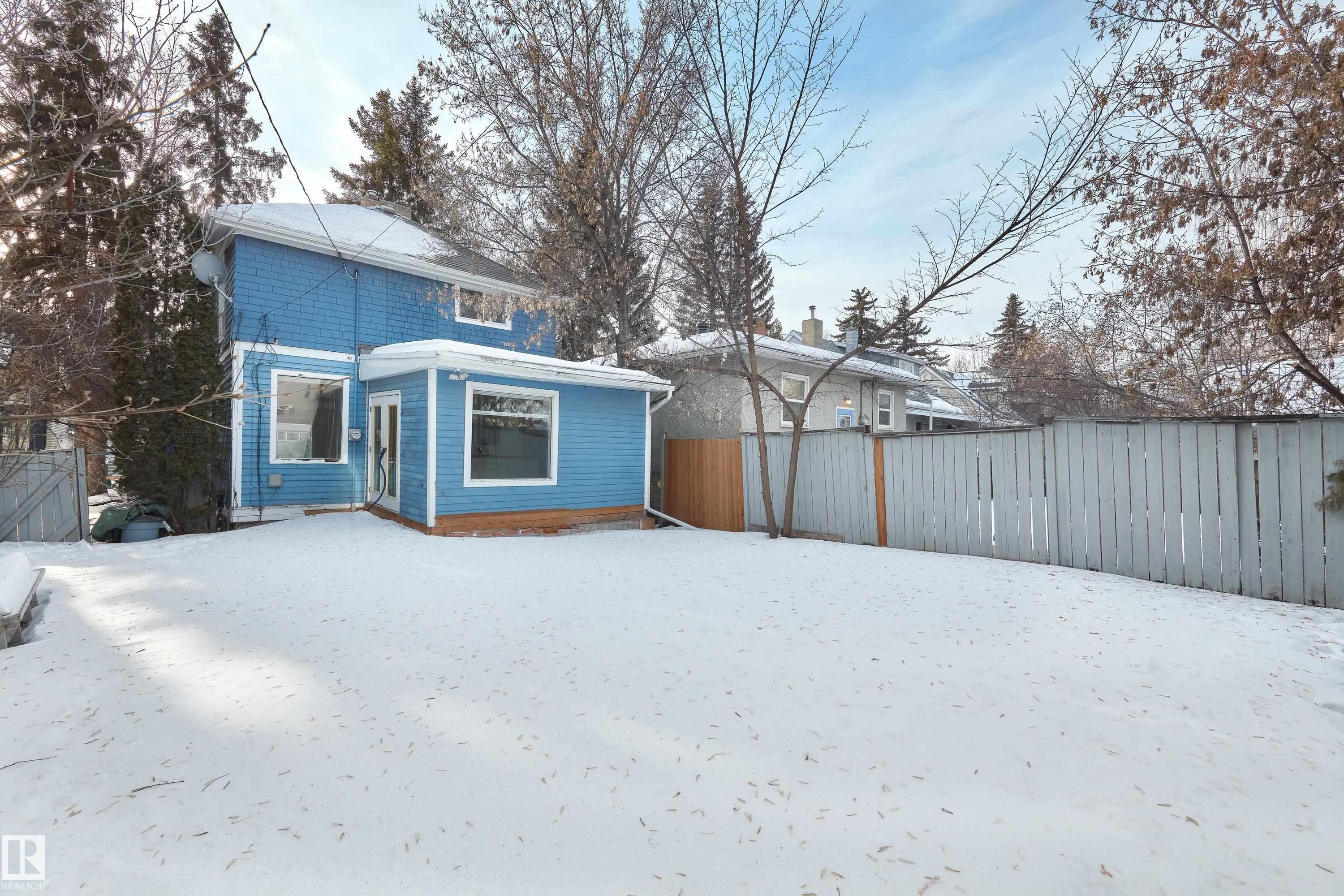 11212 75 Avenue, Edmonton, AB - Outdoor