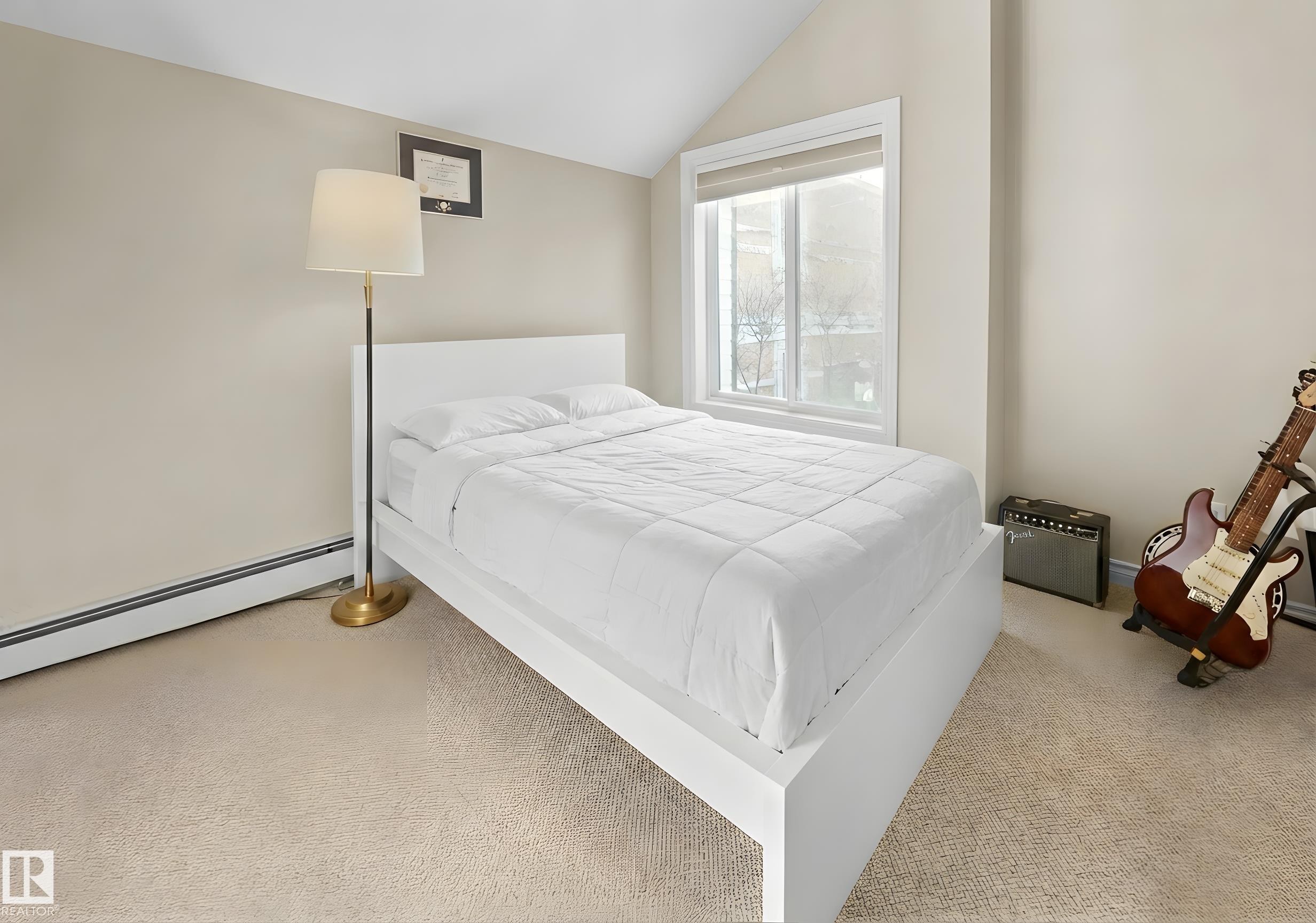 11212 75 Avenue, Edmonton, AB - Indoor Photo Showing Bedroom