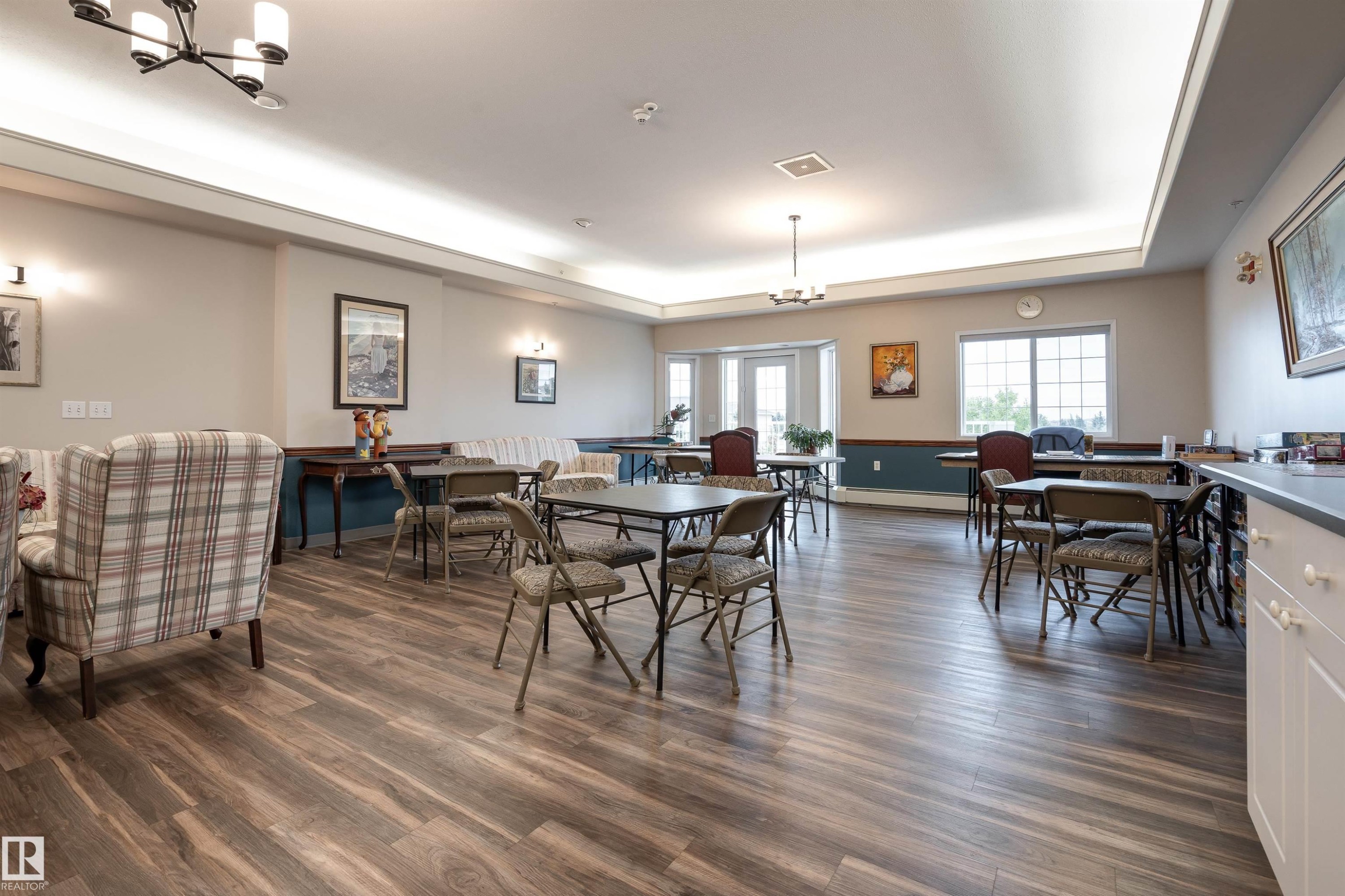 454 13441 127 Street, Edmonton, AB - Indoor